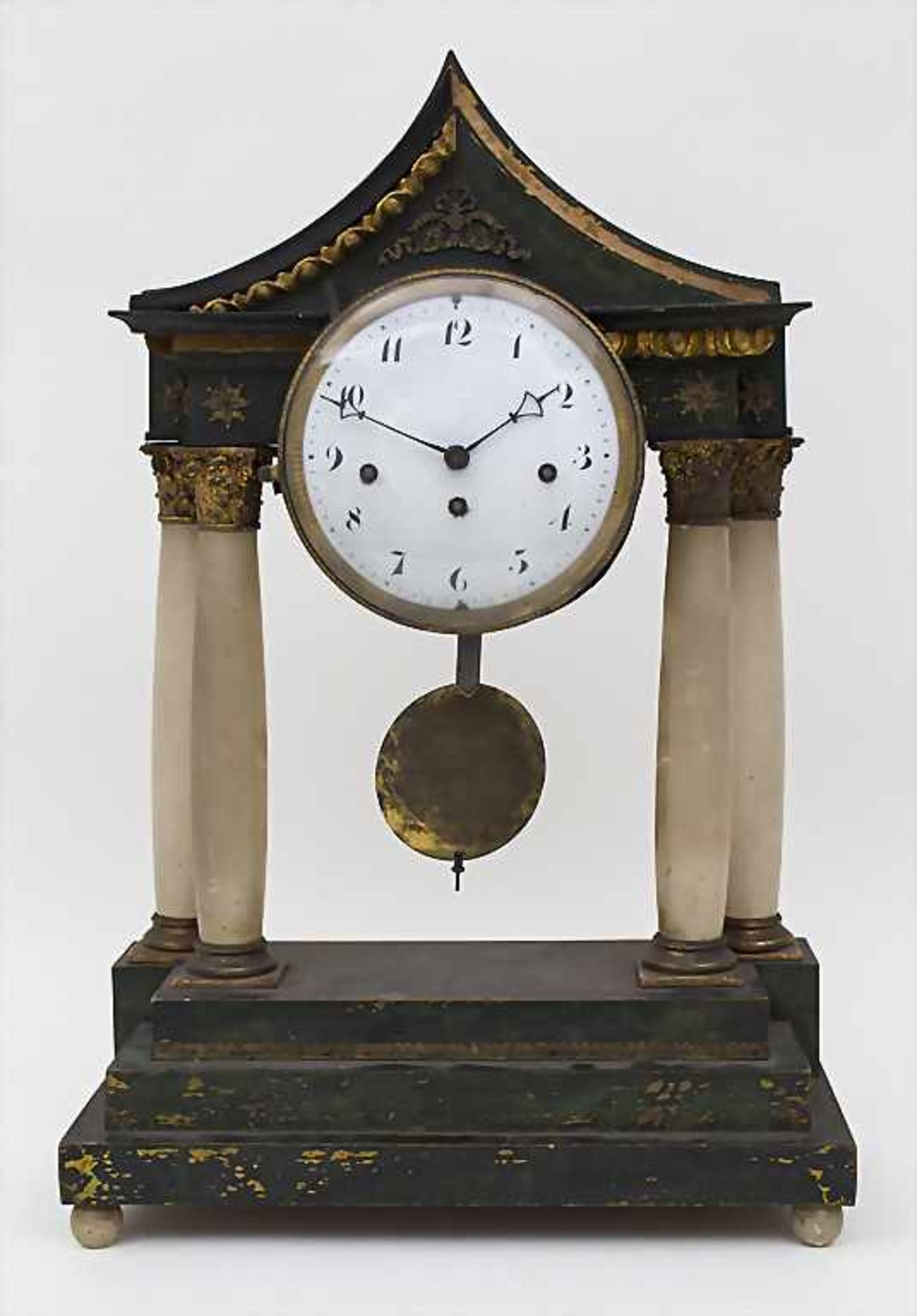 Empire Portaluhr / Clock, Wien / Vienna, ca 1800Gehäuse: Holz original gefasst, Alabaster Säulen (