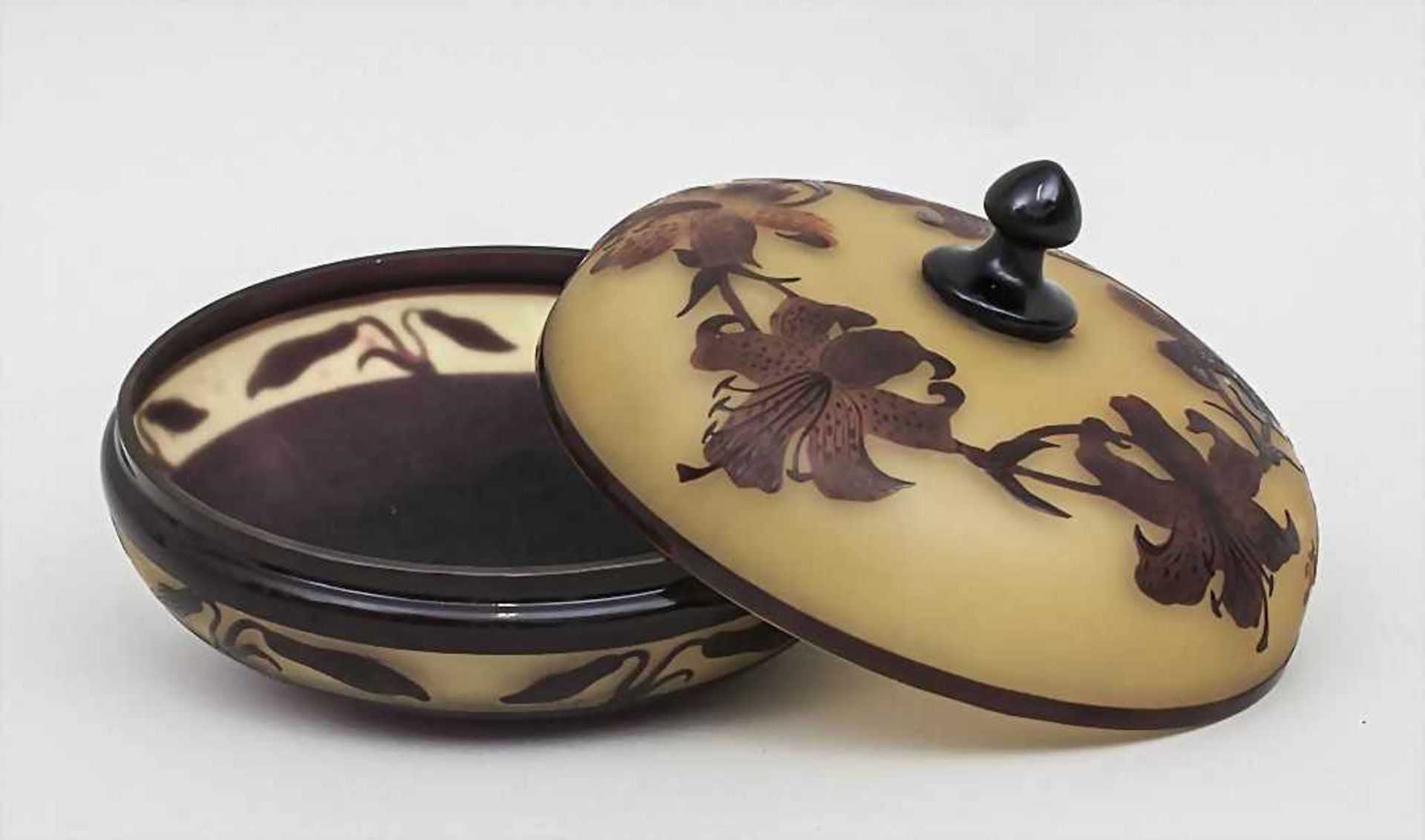 Jugendstil Bonbonniere mit Lilien / Art Nouveau Lidded Box With Fleurs De Lys, Paul Nicolas, D' - Bild 2 aus 4