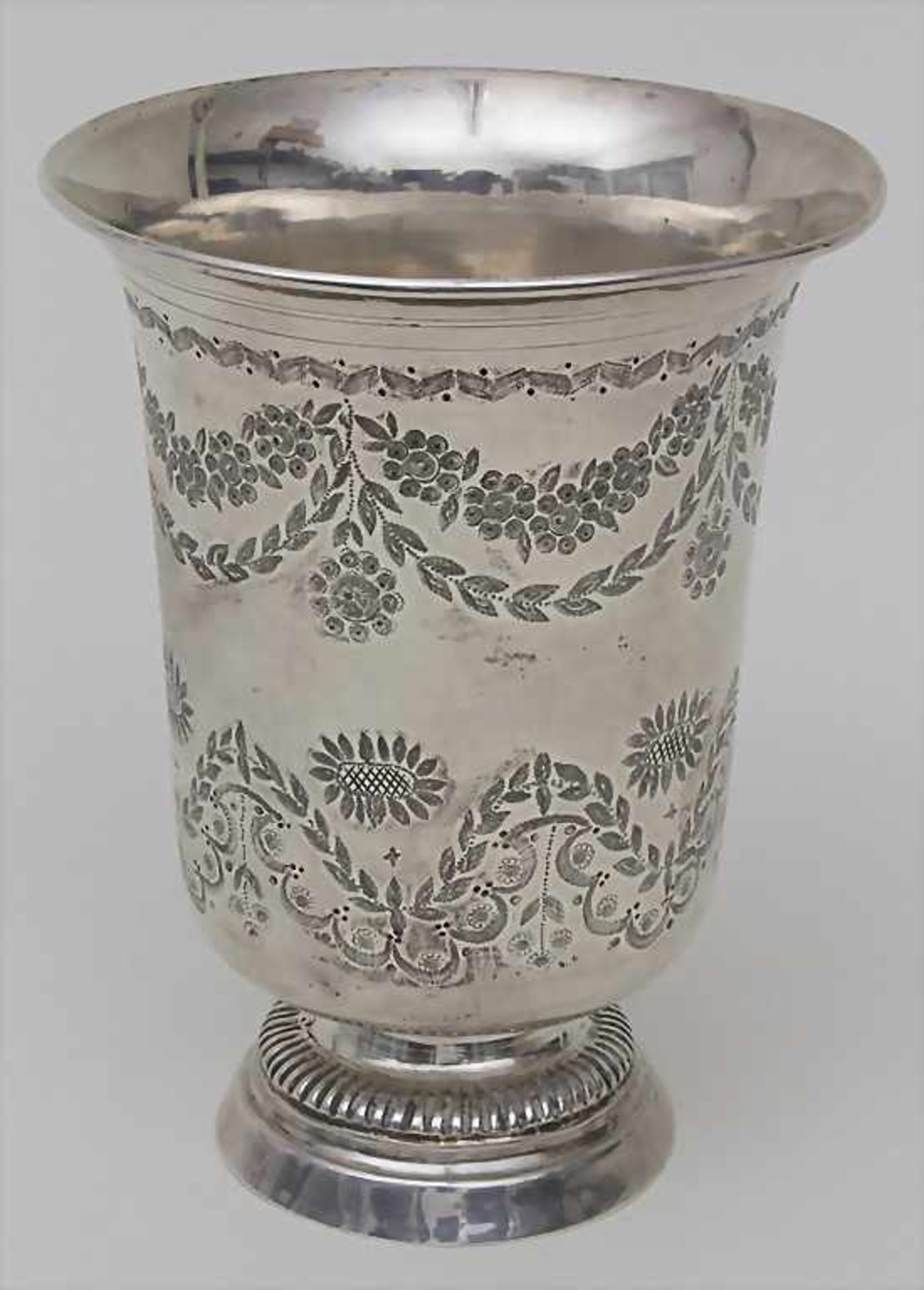 Glockenbecher / A bell shaped silver beaker, Troyes, 1819-1839Material: 950er Silber, umlaufend - Image 2 of 8