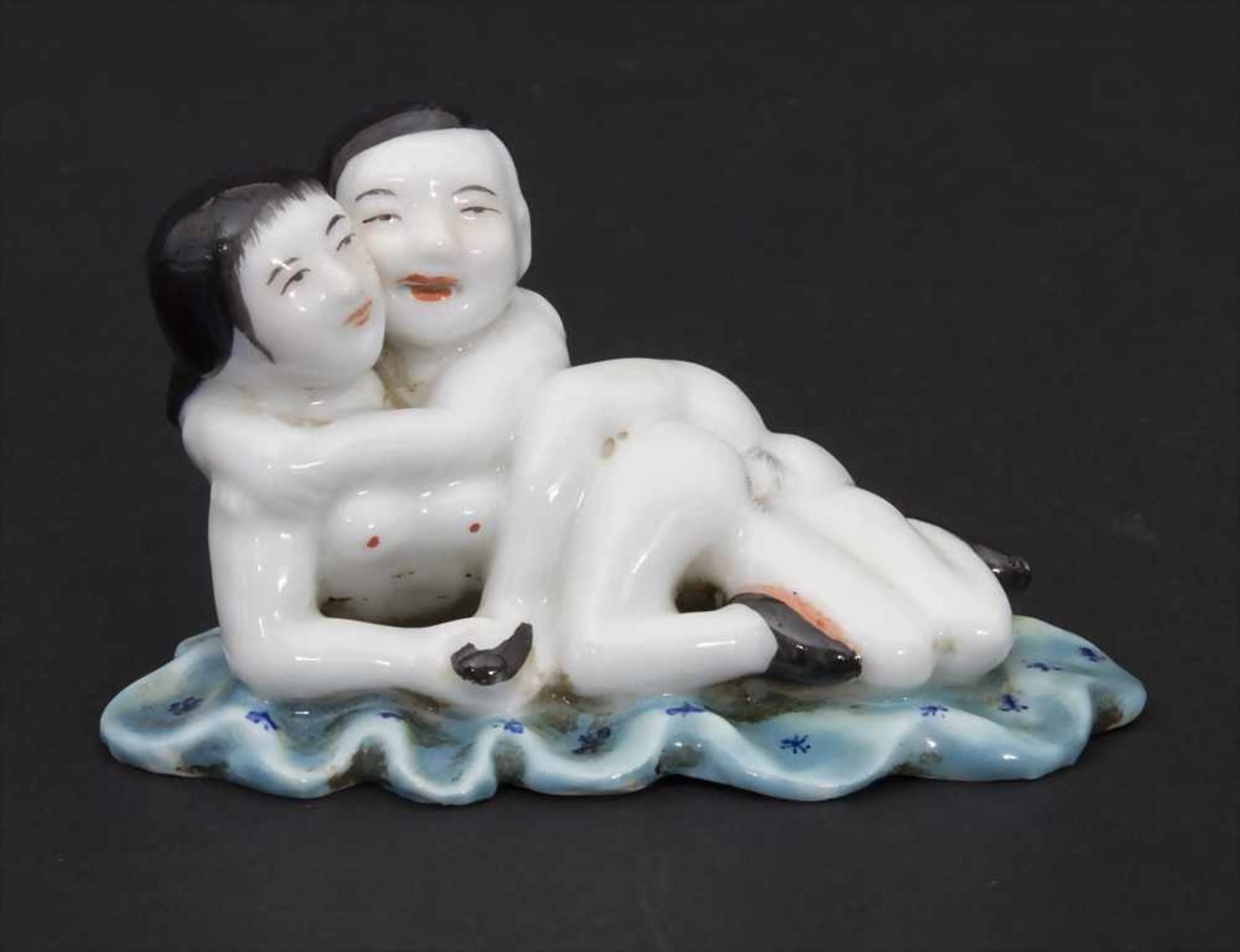 Erotisches Liebespaar, China, 18./19. Jh.Material: Porzellan, polychrom bemalt, Marke/Signatur: