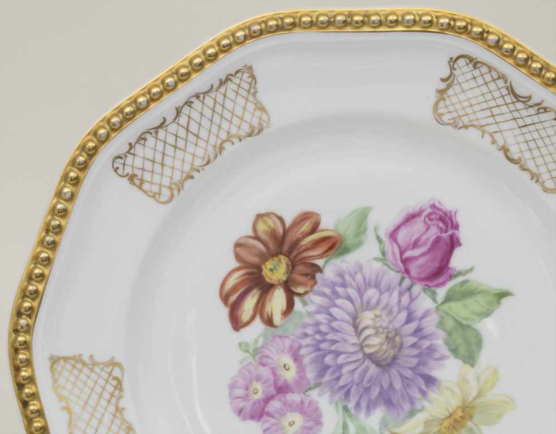 Konvolut 3 Zierteller mit Blumenmalerei / A set of 3 plates with flowers, Rosenthal u.a., 19./20. - Bild 2 aus 6