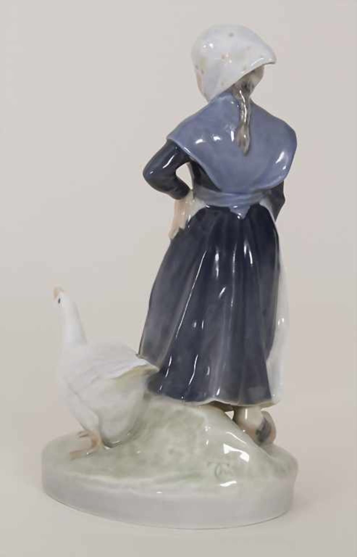 Figurengruppe 'Gänsemagd' / A figural group 'Goose Girl', Christian Thomsen für Königlich - Bild 2 aus 5