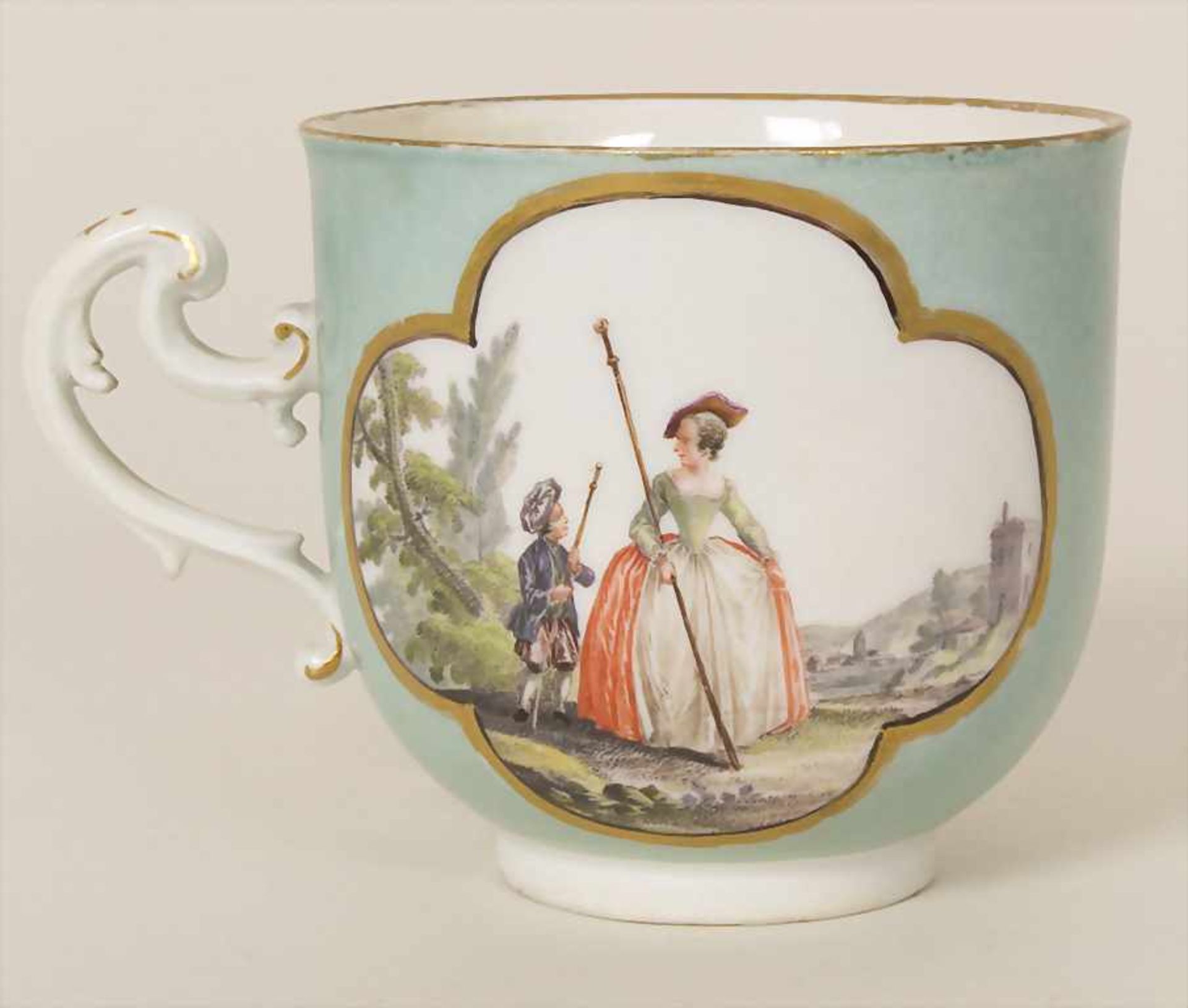 Glockentasse mit galanten Szenen / A cup with courting scenes, Meissen, um 1740Material: - Bild 3 aus 9