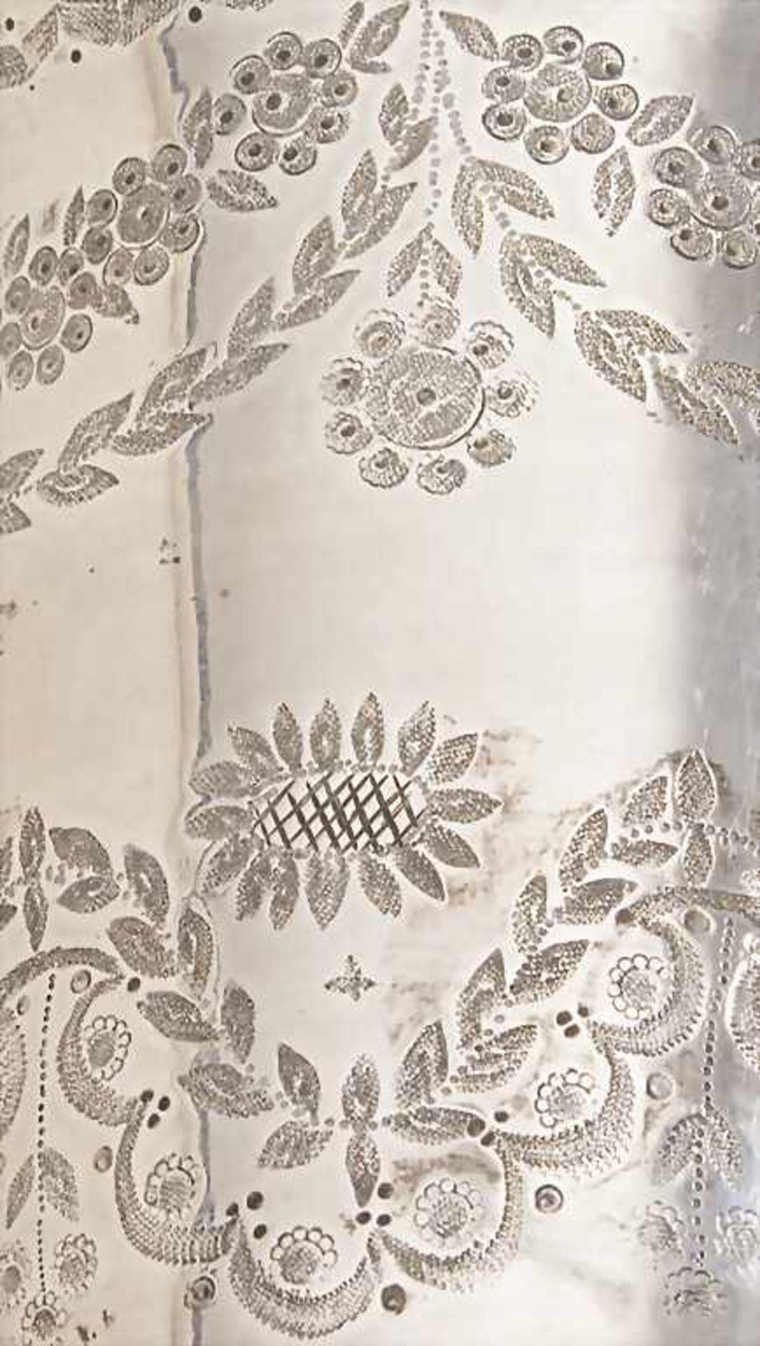 Glockenbecher / A bell shaped silver beaker, Troyes, 1819-1839Material: 950er Silber, umlaufend - Image 5 of 8