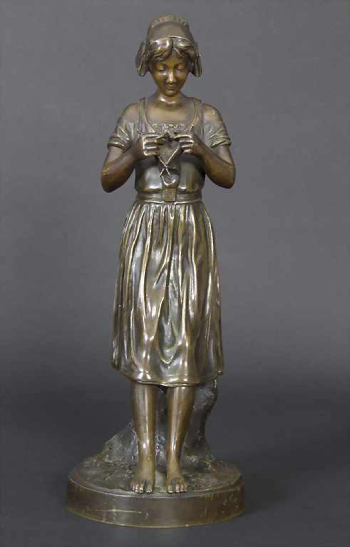 Joseph Berthoz, Strickendes Mädchen / A bronze sculpture of a knitting girl, 19. Jh.Technik: Bronze, - Image 2 of 7