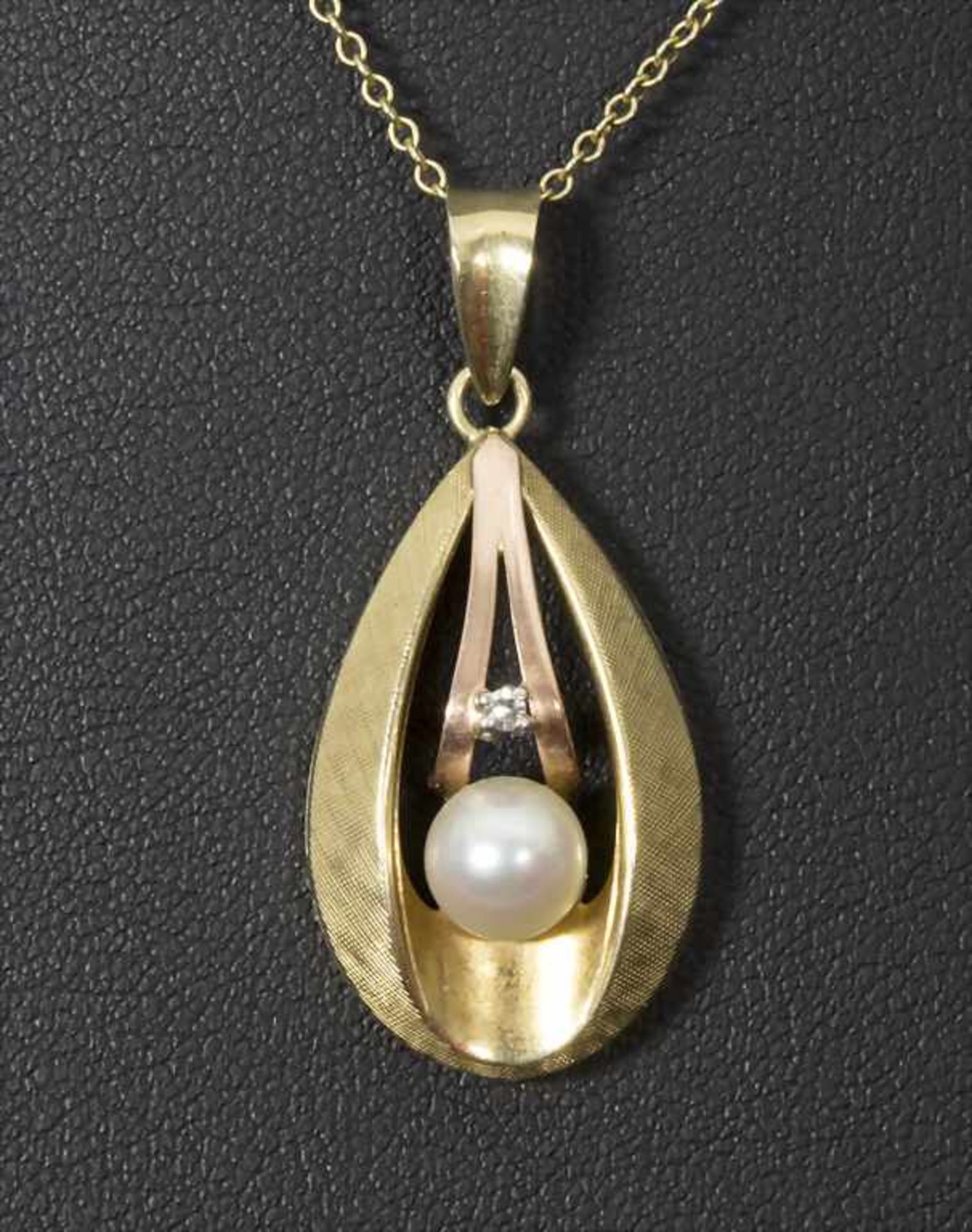 Collier und Ohrstecker,Material: GG 585/000, Perlen und Diamant,Gewicht: 6,6 g,Länge Collier: 24 - Image 2 of 3