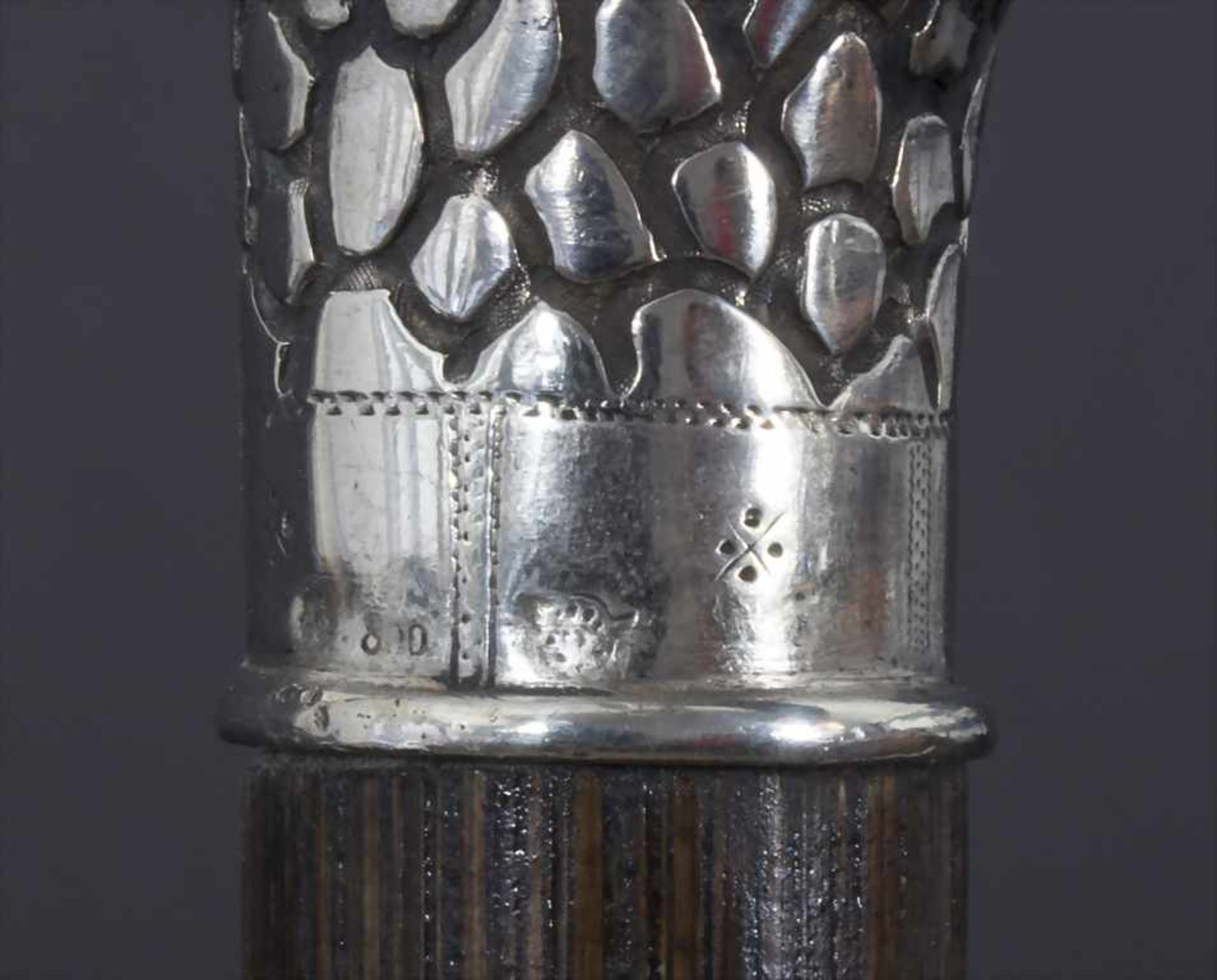 Gehstock mit Silbergrifff 'Tierhautrelief' / A cane with silver handle, deutsch, um 1900Material: - Bild 6 aus 7