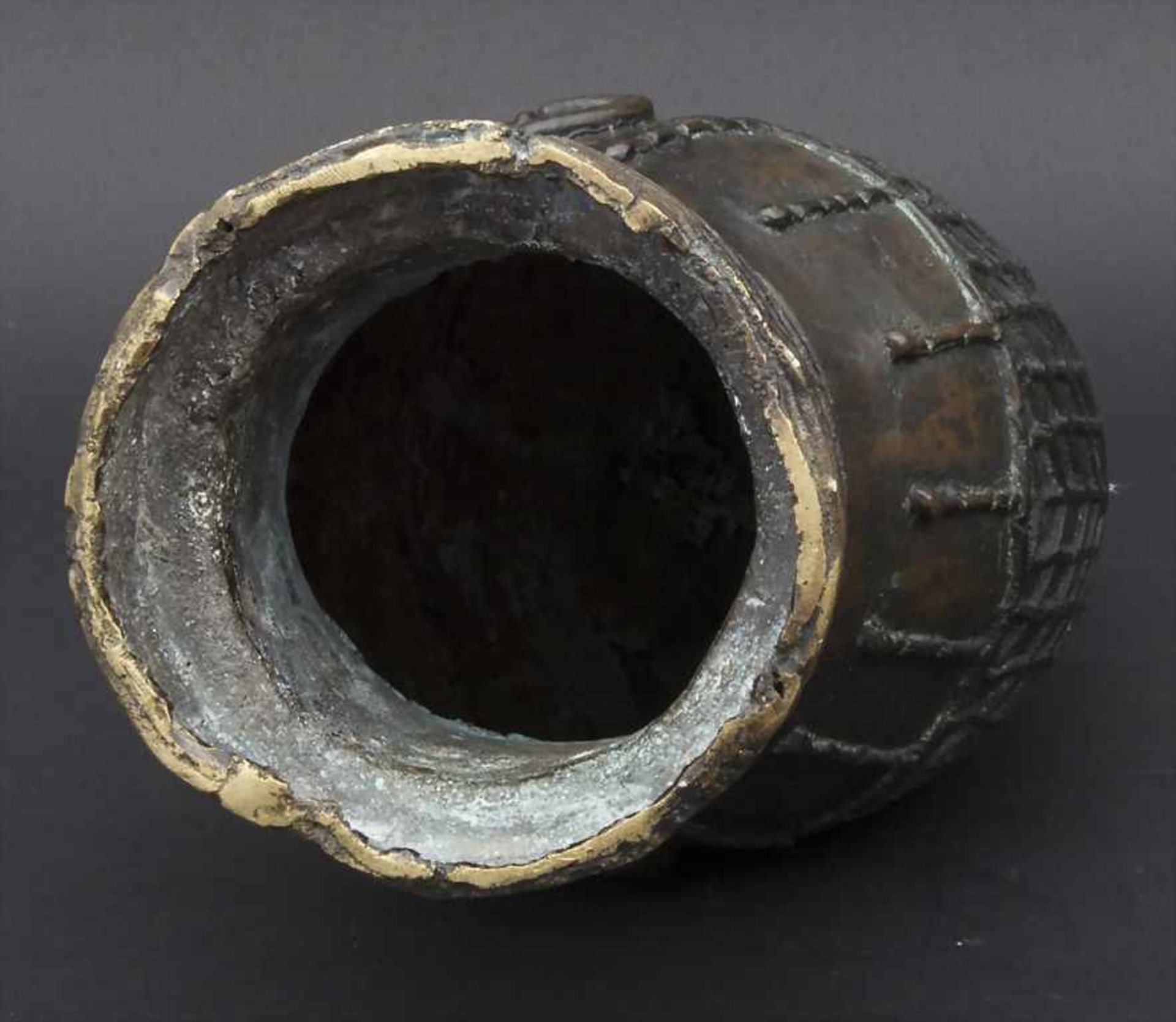 Kopf einer Königin / Gedenkkopf, BeninMaterial: Bronze braun patiniert,Maße: 52 cm,Zustand: - Image 4 of 4
