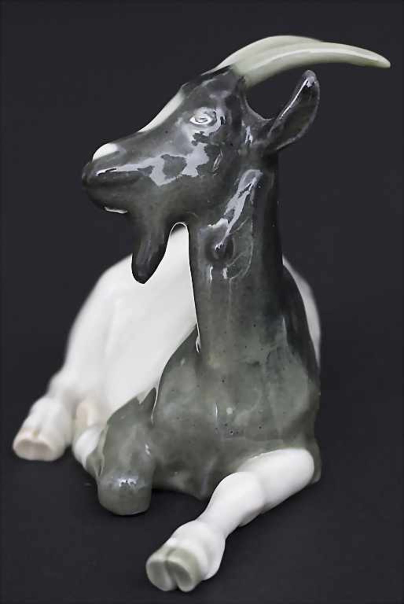 Jugendstil-Tierfigur 'liegender Ziegenbock' / An Art Nouveau animal figure of a reclining goat, - Bild 4 aus 6