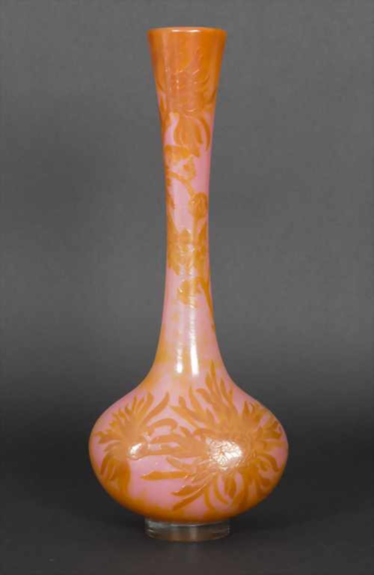 Große Jugendstil Vase mit Crysanthemen (Chrysanthèmes) / A large Art Nouveau vase with
