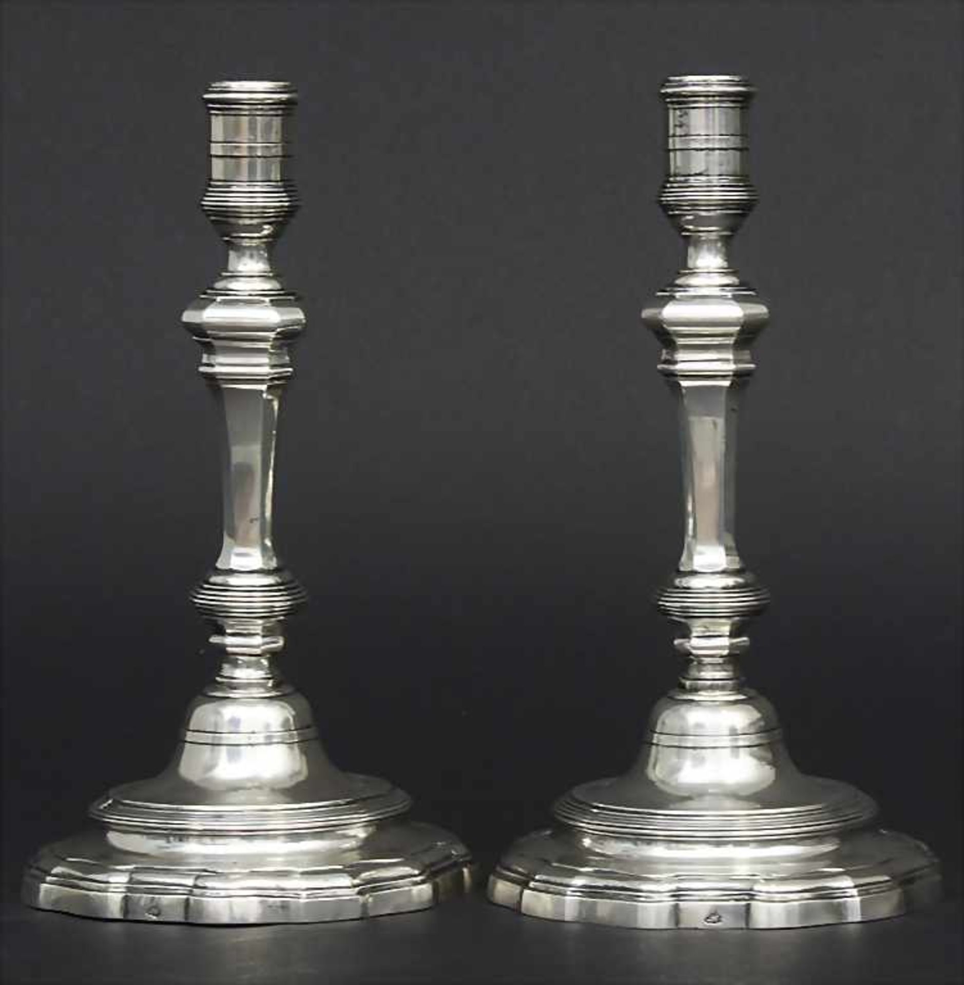 Paar Louis XV Kerzenleuchter / A pair of silver candlesticks, Guillaume Ledoux, Paris, 1737- - Bild 2 aus 7