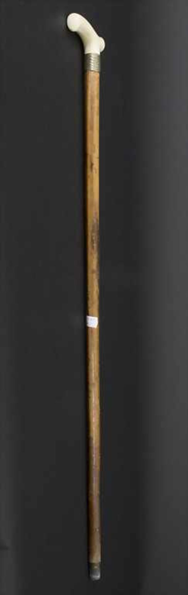 Gehstock mit Ziermonogramm / A cane with monogram, um 1900Material: Malaccarohr (Schuss), Elfenbein, - Bild 6 aus 6