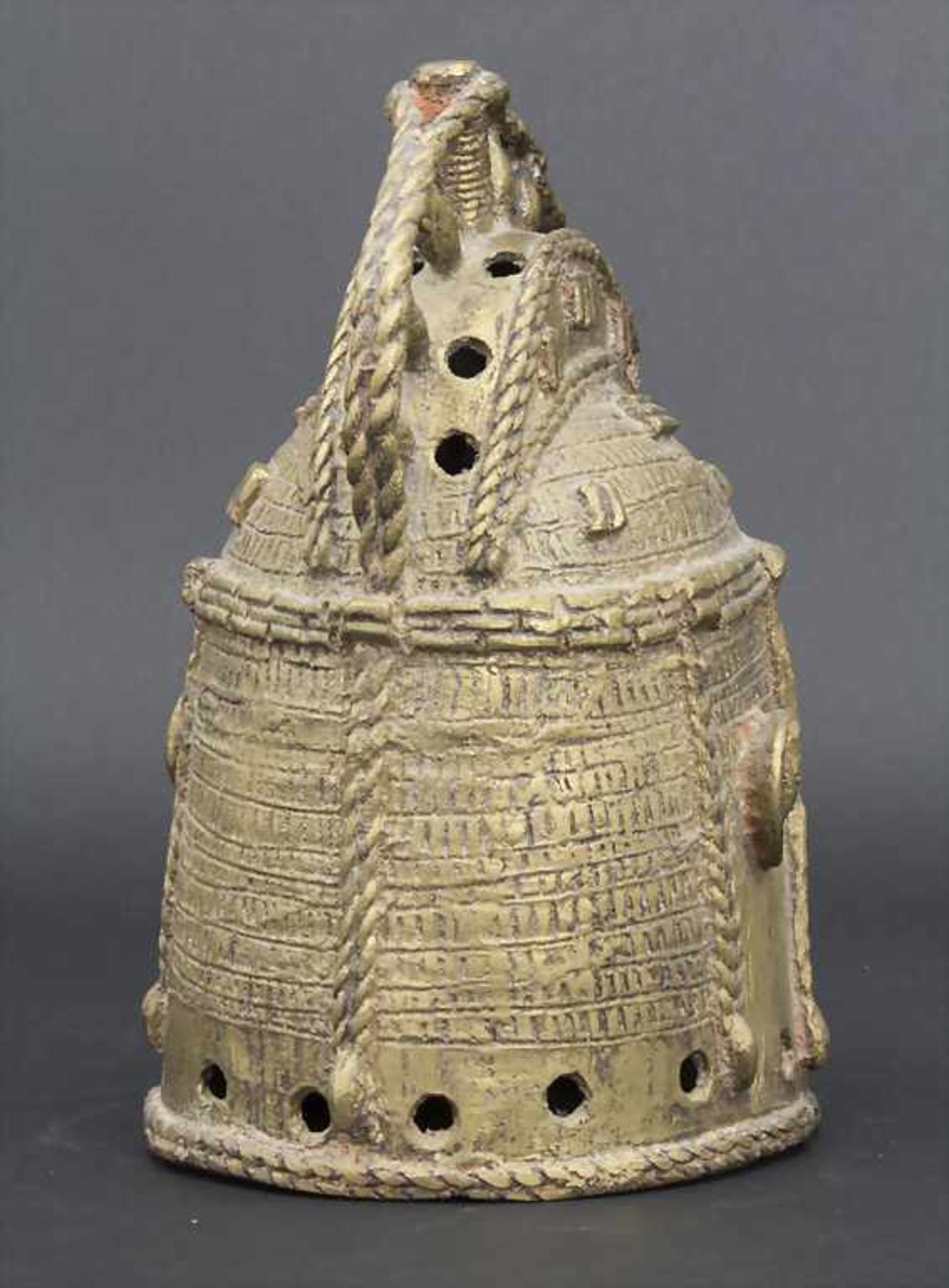 Benin Kopf eines Häuptlings, WestafrikaMaterial: Bronze,Maße: 24 cm, Zustand: Gussfehler- - -20.00 % - Image 3 of 4