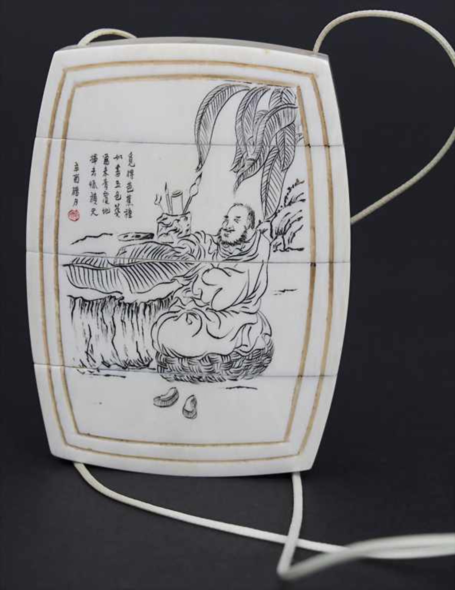 Inro / An Inro, Japan, um 1900Material: Elfenbein, geschnitzt, verziert mit graviertem Kaligrafisten - Bild 2 aus 7