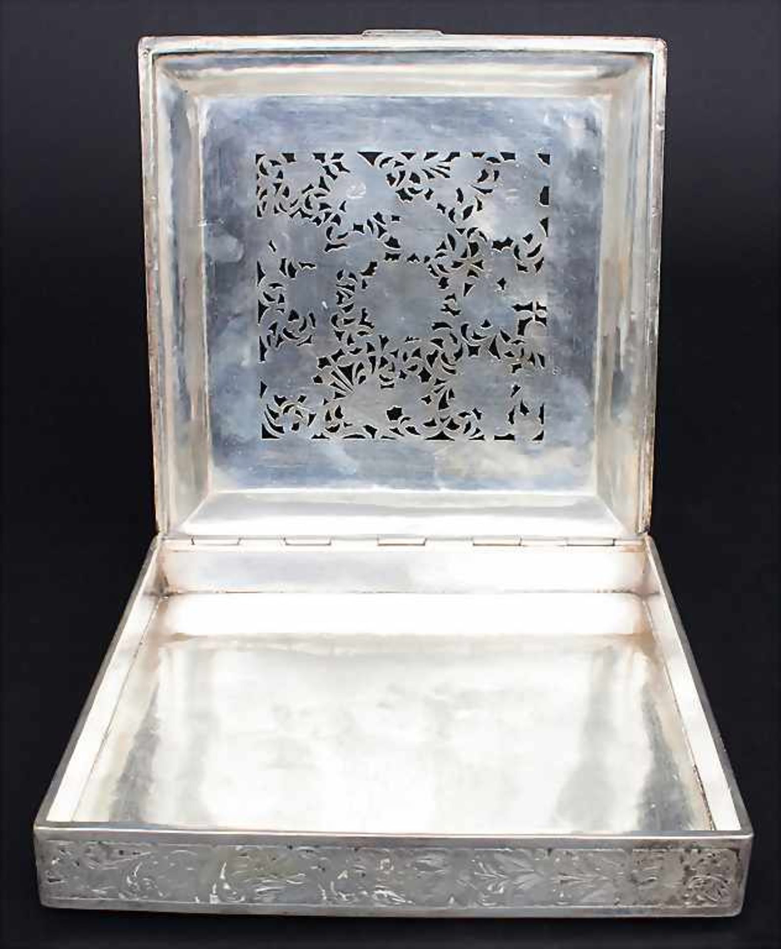 Judaica Dose / A silver lidded box, wohl Persien, um 1860Material: Silber, Punzierung: - Bild 4 aus 7