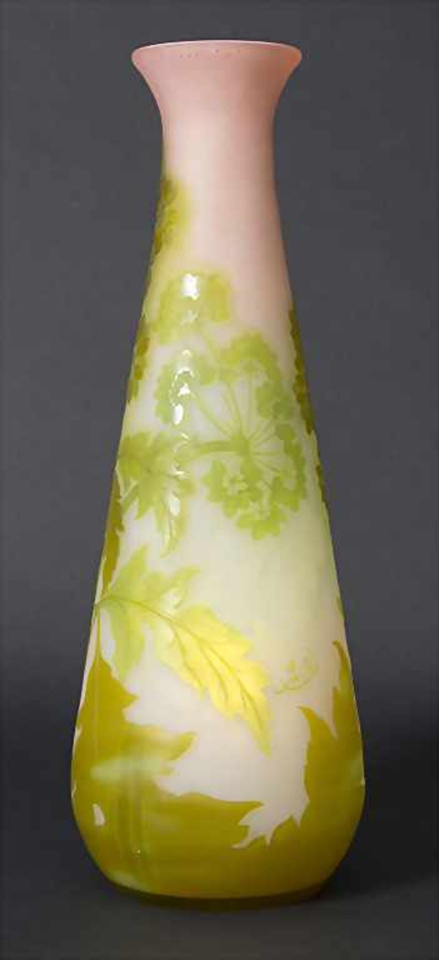 Große Jugendstil Vase / A large Art Nouveau vase, Emile Gallé, Ecole de Nancy, um 1905Material: