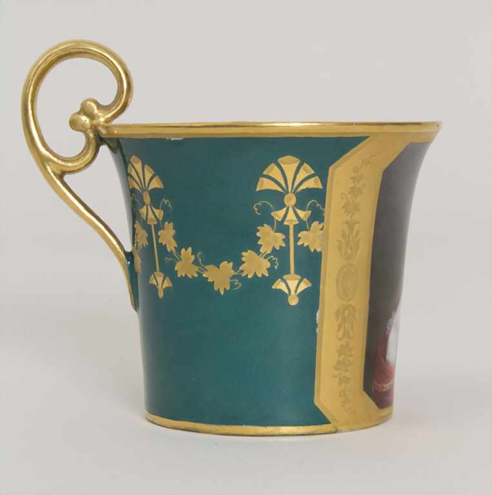 Große Empire Tasse mit Untertasse mit dem Portrait einer jungen Frau / A huge cup and saucer with - Bild 9 aus 14