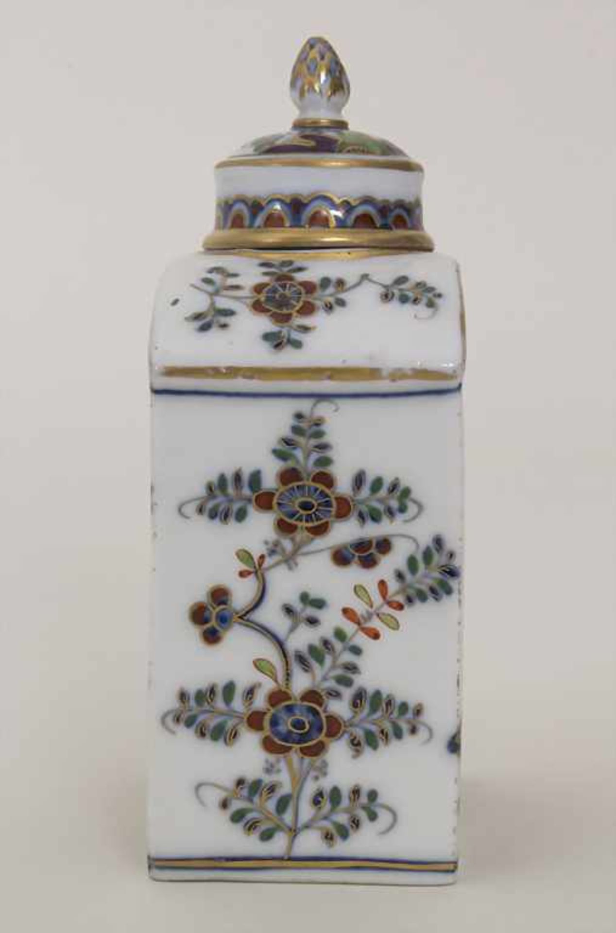 Teedose / A tea caddy, Meissen, um 1740Material: Porzellan, polychrom bemalt, glasiert,Marke: - Bild 6 aus 12