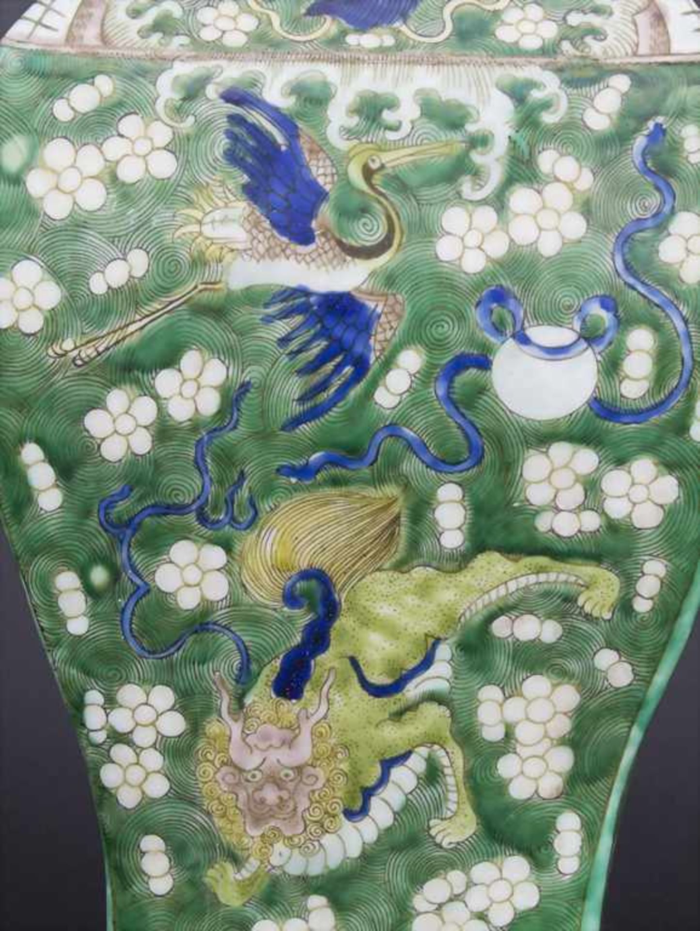 Ziervase, China, späte Qing-Dynastie, 19./20. Jh.Material: Porzellan, polychrom bemalt,Marke/ - Bild 17 aus 17