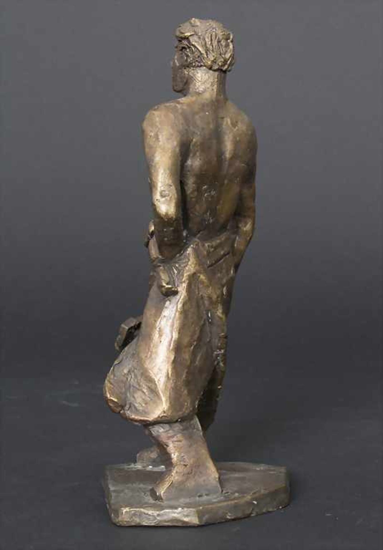 Hardy Schneider-Sato (1919-2002), Bronzefigur 'Schmied' / A bronze figure 'Blacksmith'Technik: - Bild 4 aus 4