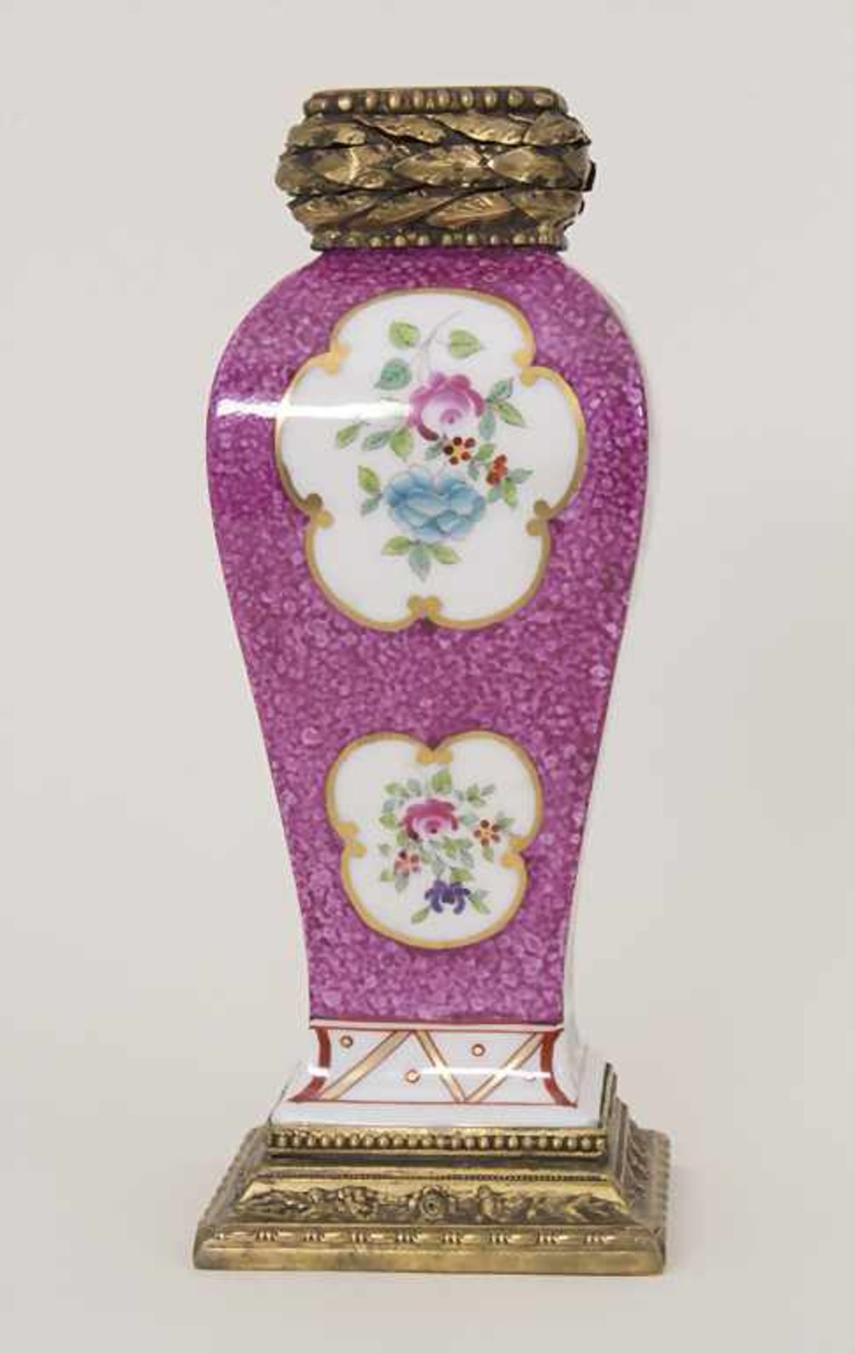 Vase mit Bronzemontur / A vase with bronze mounts, Frankreich, um 1880Material: Porzellan, polychrom - Bild 2 aus 8