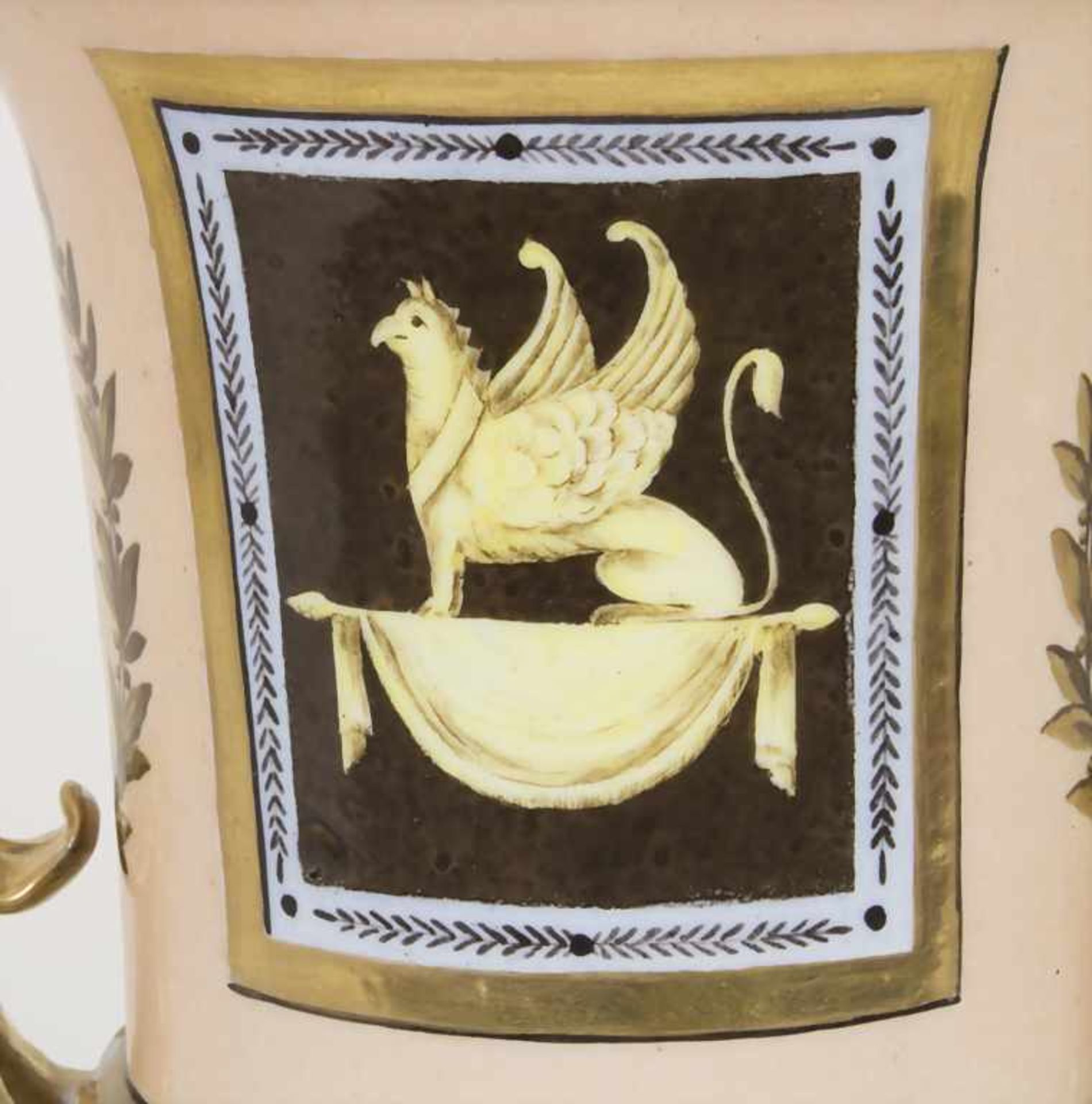 Kratervase mit Chimäre / A vase with a chimera, deutsch, Ende 19. Jh.Material: Porzellan, - Bild 7 aus 8