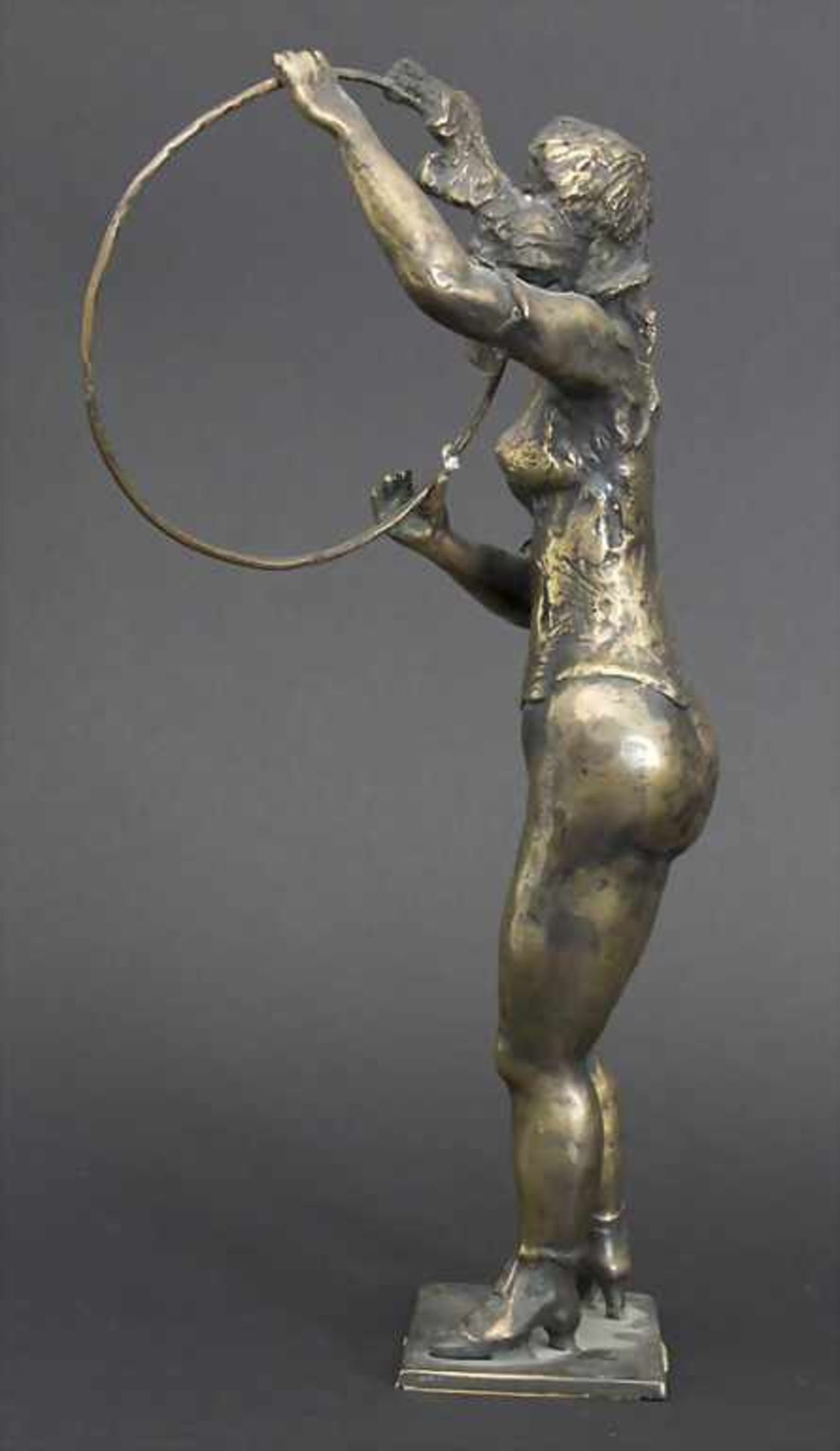 Bele Bachem (1916-2005), 'Akrobatin mit Reif' / 'An acrobat girl with hoop'Technik: Bronze, - Image 2 of 6