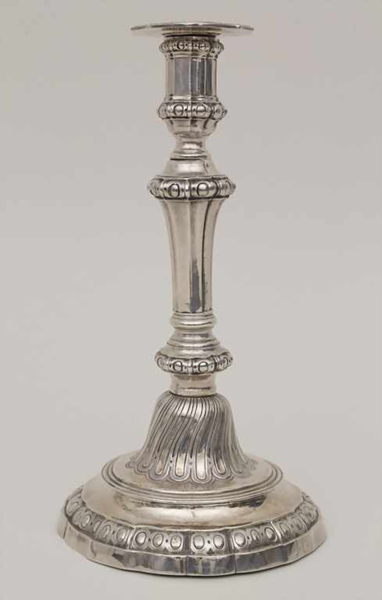 Paar Louis XVI Kerzenleuchter / A pair of Louis-seize silver candlesticks, René-Pierre Ferrier, - Image 3 of 10