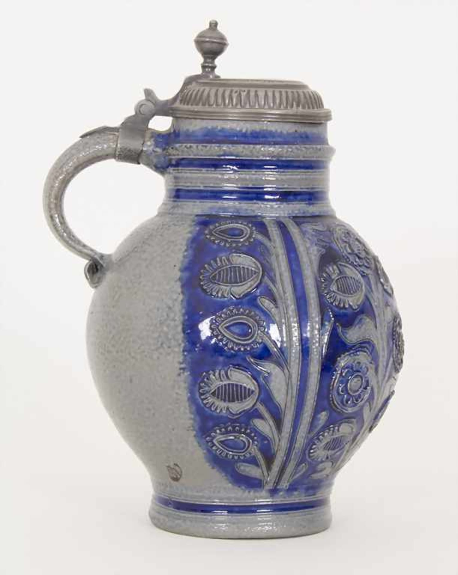 Kugelbauchkrug / A stoneware jug, Westerwald, um 1700Material: Steinzeug, kobaltblau salzlasiert, - Bild 3 aus 6