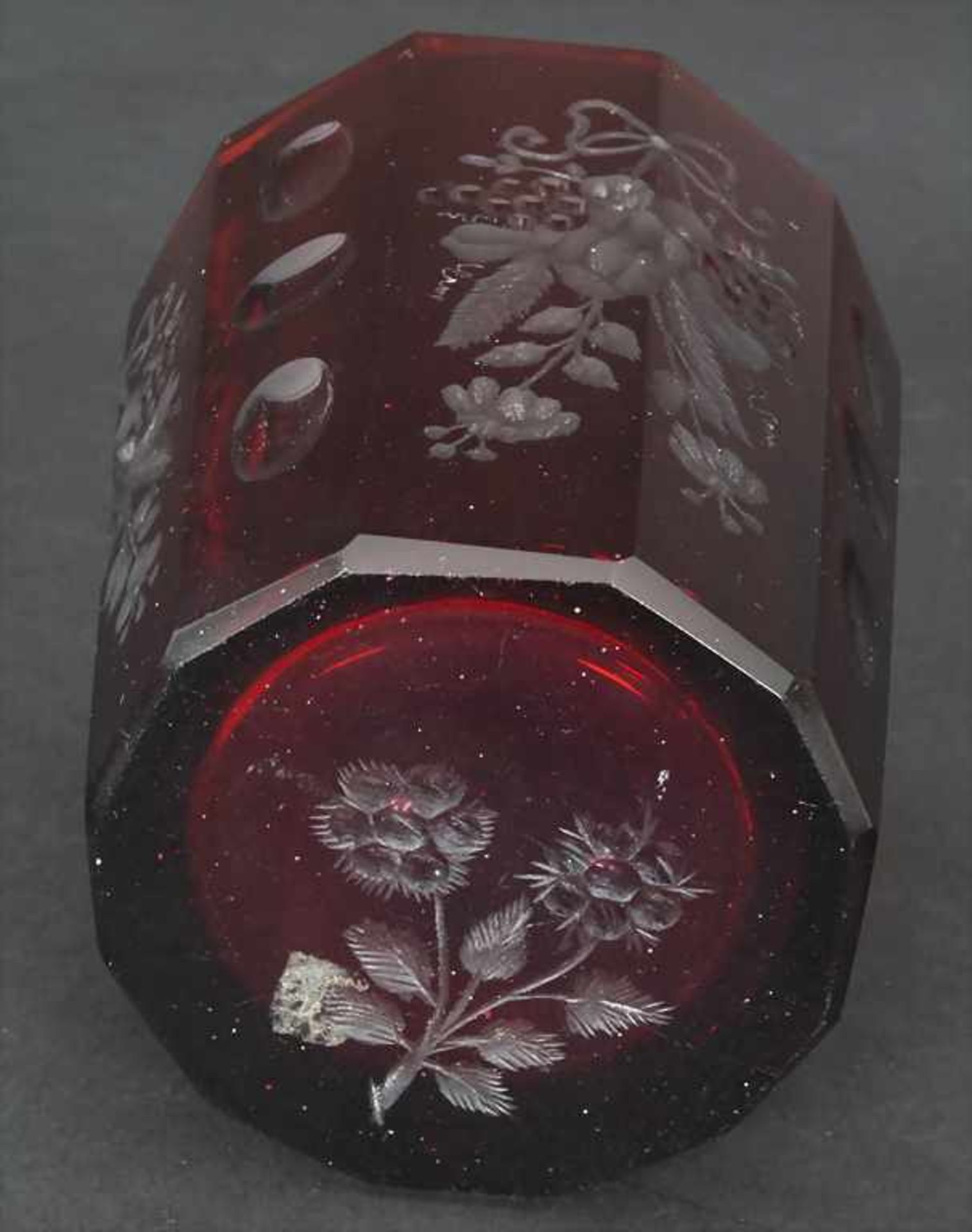 Klassizismus Becher / A classicism glass beaker, Böhmen, um 1780Material: farbloses Glas, rot - Image 6 of 7