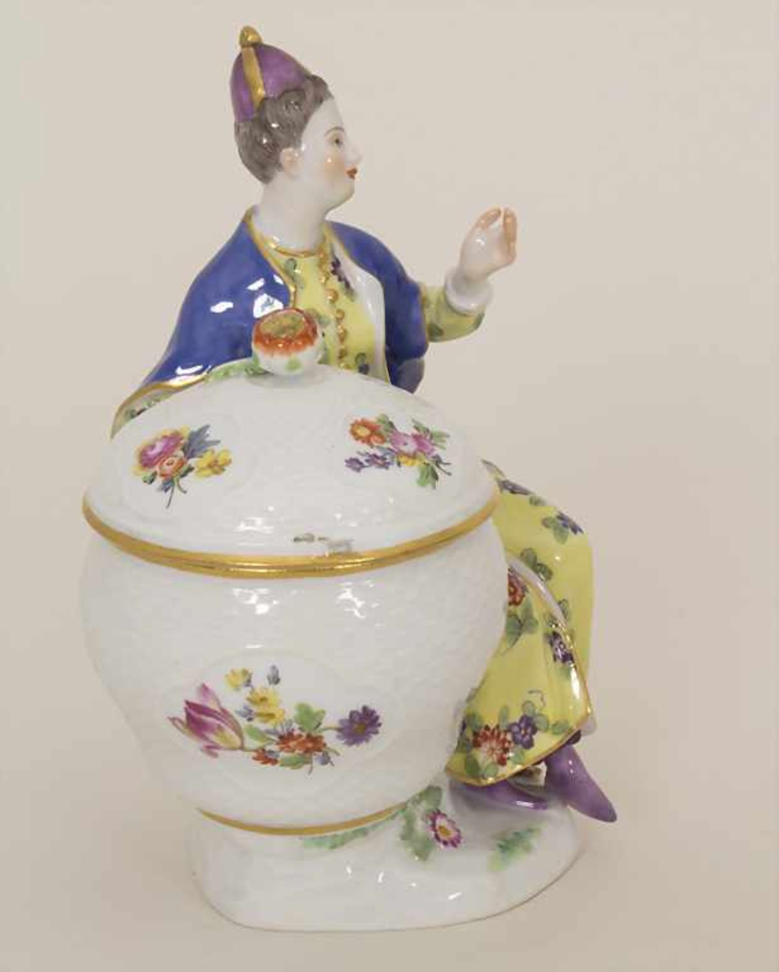 Gegenständige Figur einer Türkin mit Schale / A Turkish woman with a bowl, Meissen, Pfeiffer-Zeit, - Bild 5 aus 11