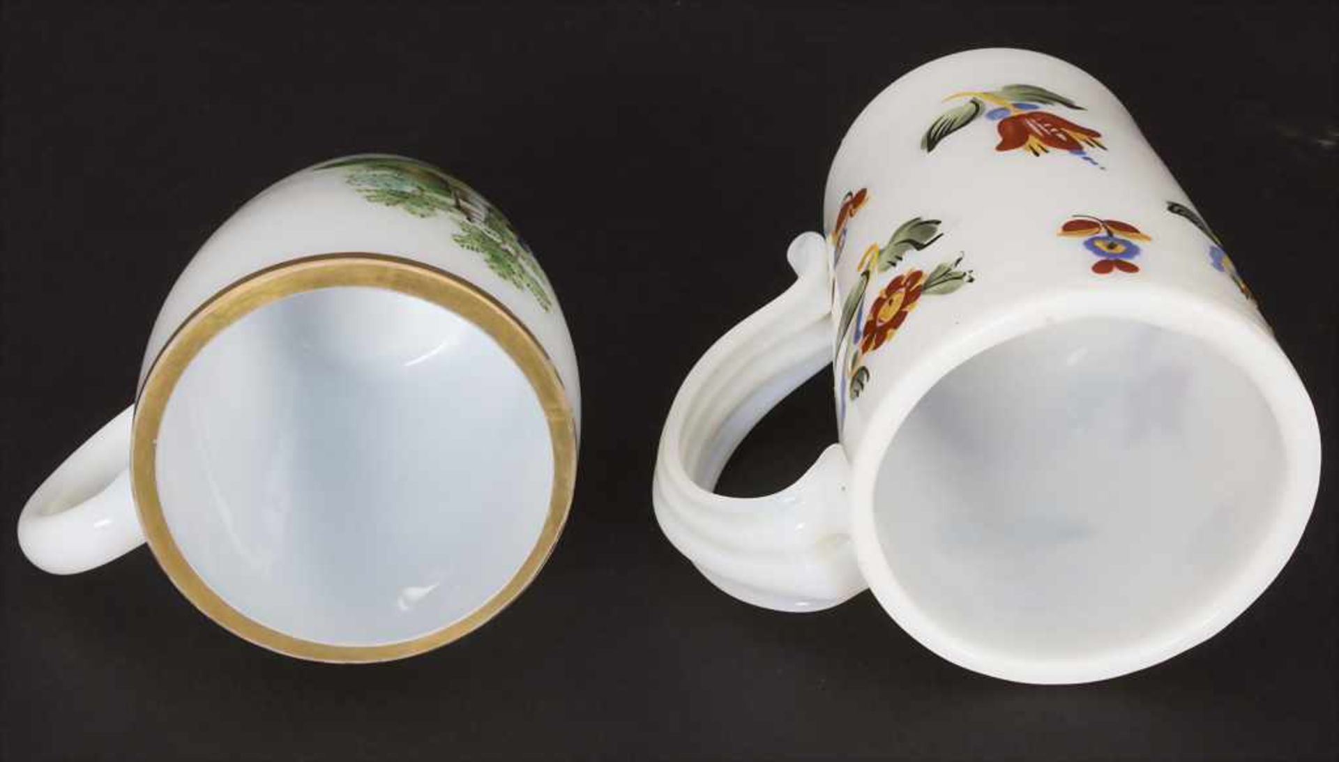 2 Henkelbecher / 2 glass mugs, Böhmen, um 1800Material: opalisierendes Milchglas, poychrom bemalt, - Image 2 of 6