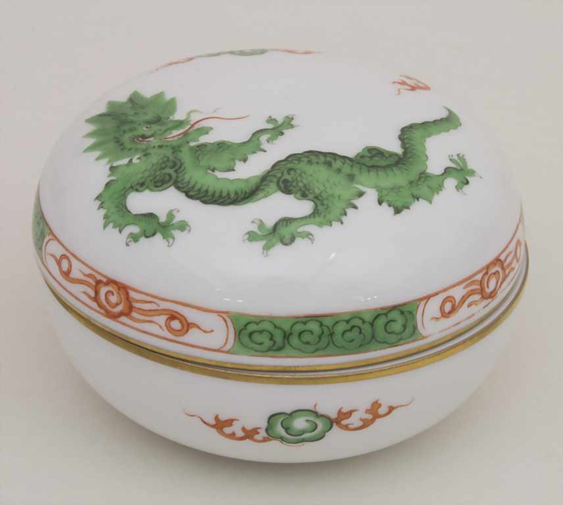 Deckeldose 'Grüner Drache' / A lidded box 'Green dragon', Meissen, 1963Material: Porzellan,