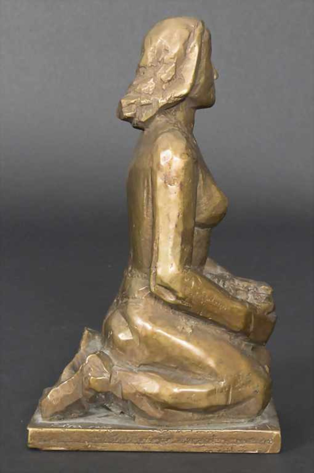 Hardy Schneider-Sato (1919-2002), weiblicher Akt 'Kniende' / A female nude 'kneeling woman' - Bild 4 aus 6