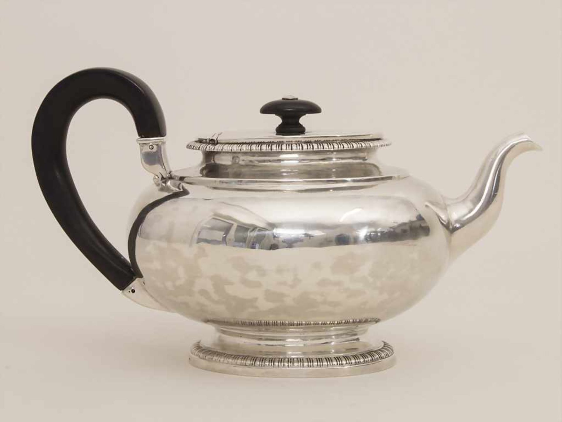 Empire-Teekännchen / An Empire silver teapot, Jacques-Gabriel-André Bompart, Paris, um 1820Material: - Image 2 of 8