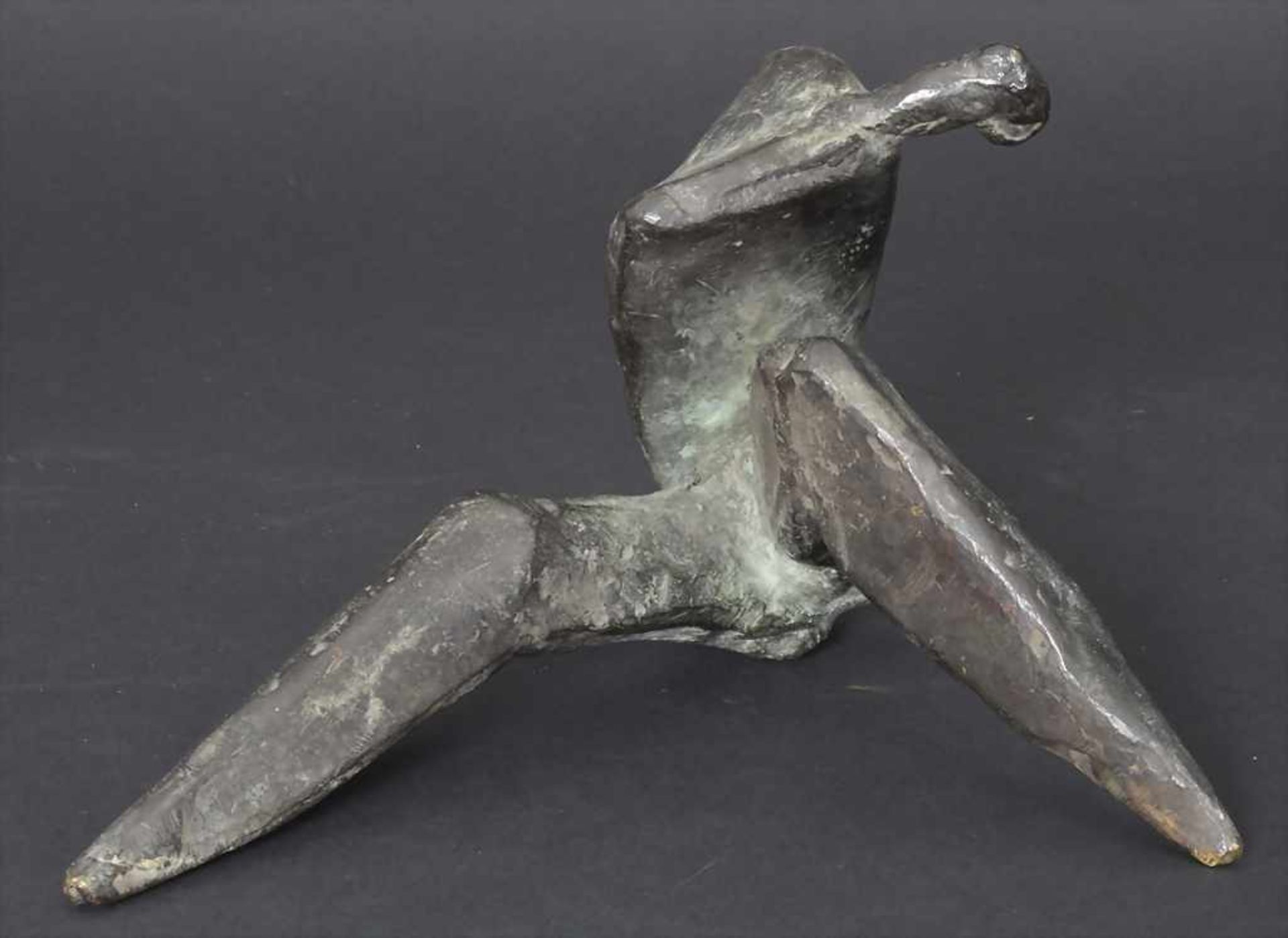 Bronzefigur 'Stilisierter weiblicher Akt' / A bronze figure 'stylised female nude'Technik: Bronze, - Bild 2 aus 4