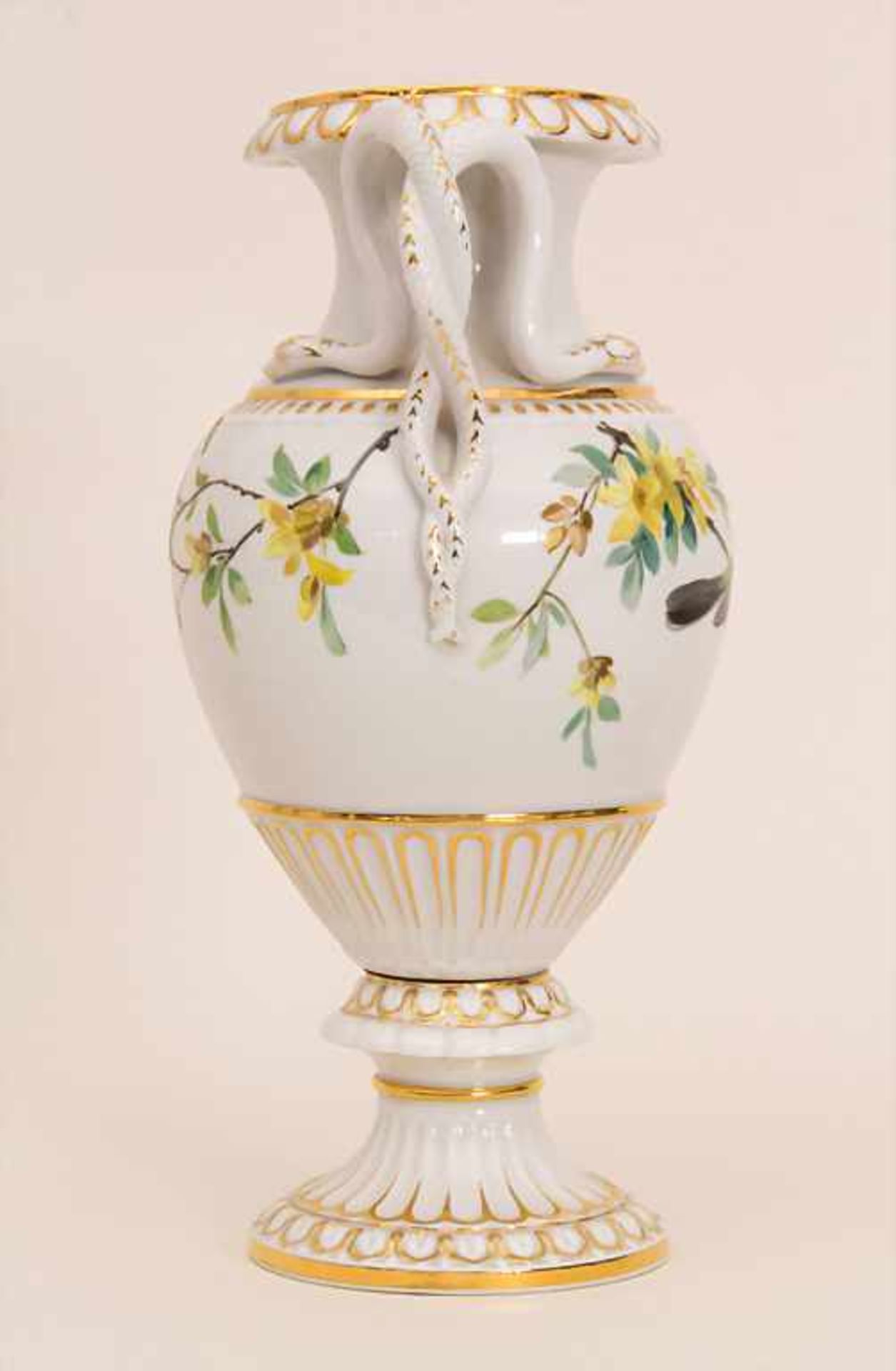 Schlangenhenkelvase mit Vogeldekor / A snake handled vase with a bird, Meissen, um 1860Material: - Bild 4 aus 10