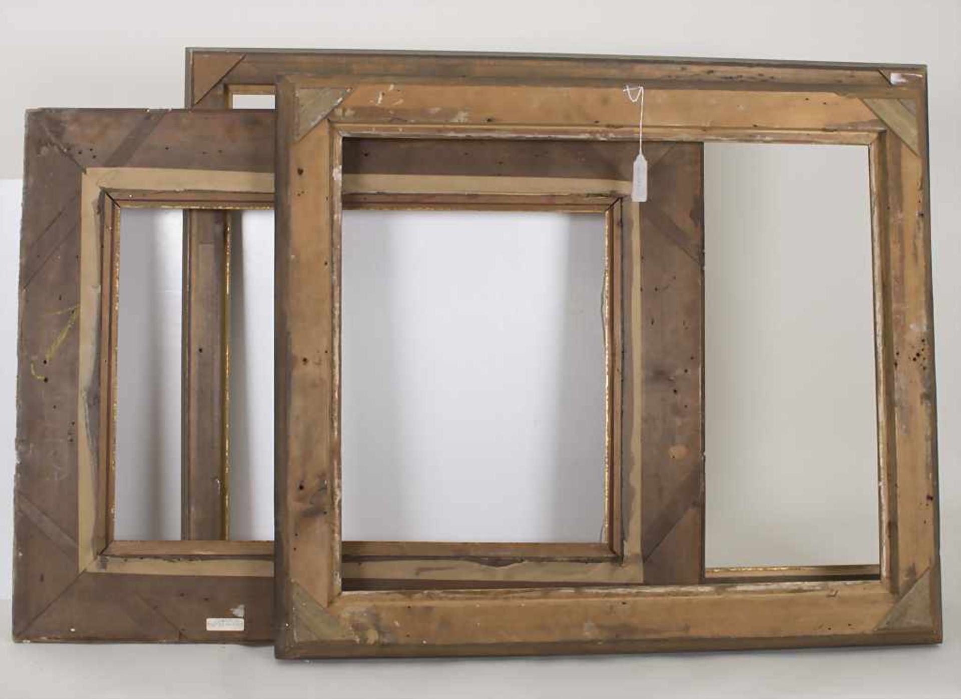 Konvolut 3 Rahmen / A set of 3 frames, 19./20. Jh.Material: Holz, teilweise stuckiert, - Bild 7 aus 8