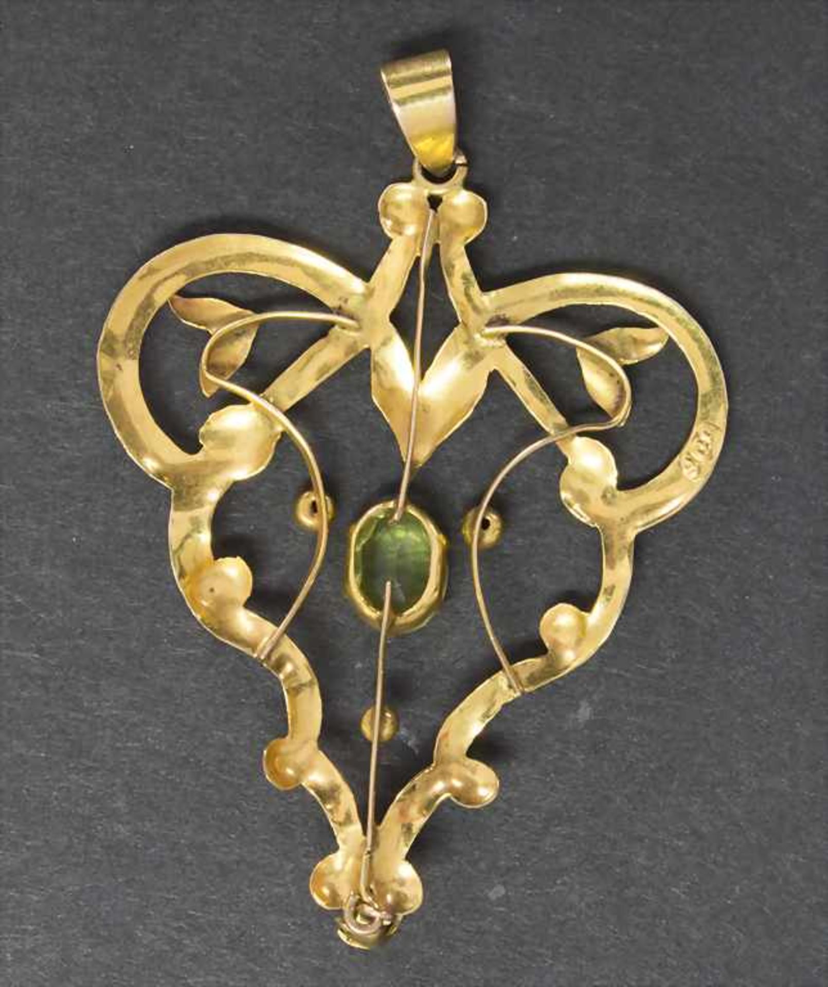 Jugendstil Anhänger / An Art Nouveau pendant, England, um 1900Material: Gelbgold, grüner Peridot/ - Image 2 of 2