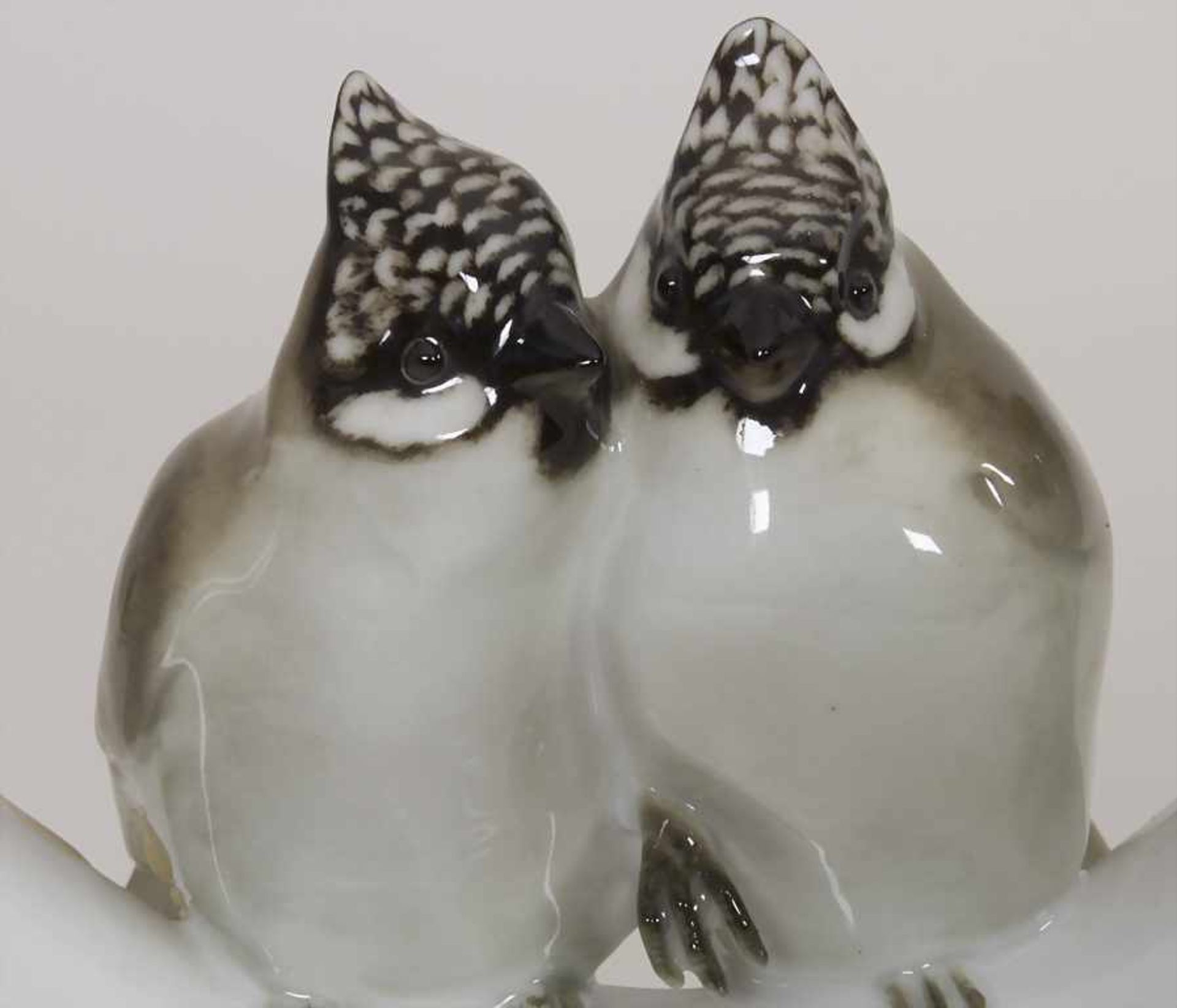 Zweiarmiger Kerzenleuchter mit Haubenmeisen / A candleholder with a pair of crested tits, Lorenz - Bild 2 aus 7