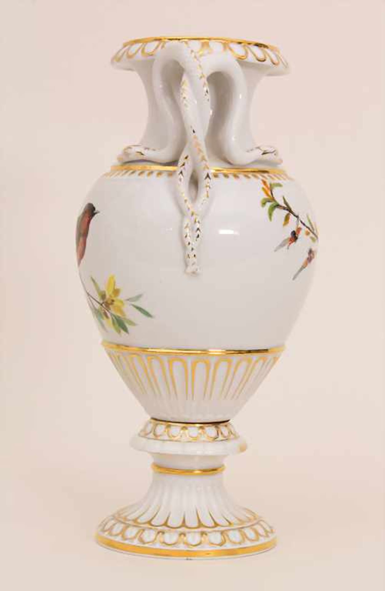 Schlangenhenkelvase mit Vogeldekor / A snake handled vase with a bird, Meissen, um 1860Material: - Bild 2 aus 10