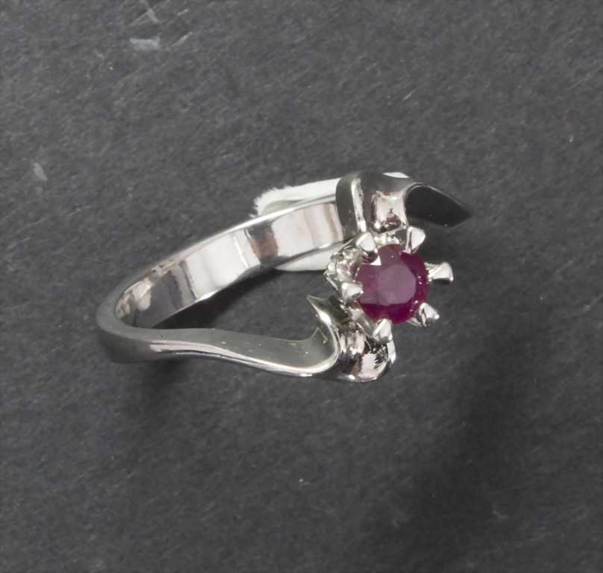 Damenring mit Rubin / A ladies ring with rubyMaterial: Weißgold 750/000 18 Kt, RubinRinggröße: 54 - Image 3 of 3