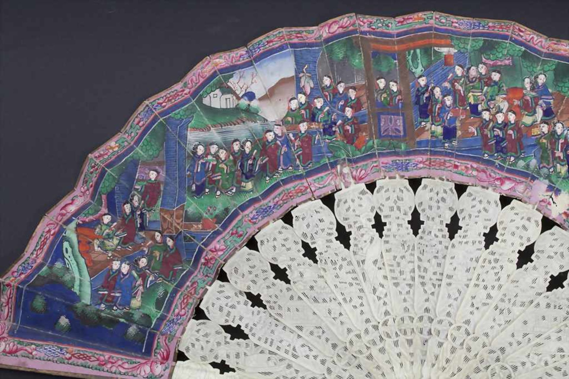 Fächer in originaler Holzschatulle, China, Qing-Dynastie, 18./19. Jh.Material: fein beschnitzt und - Bild 16 aus 16