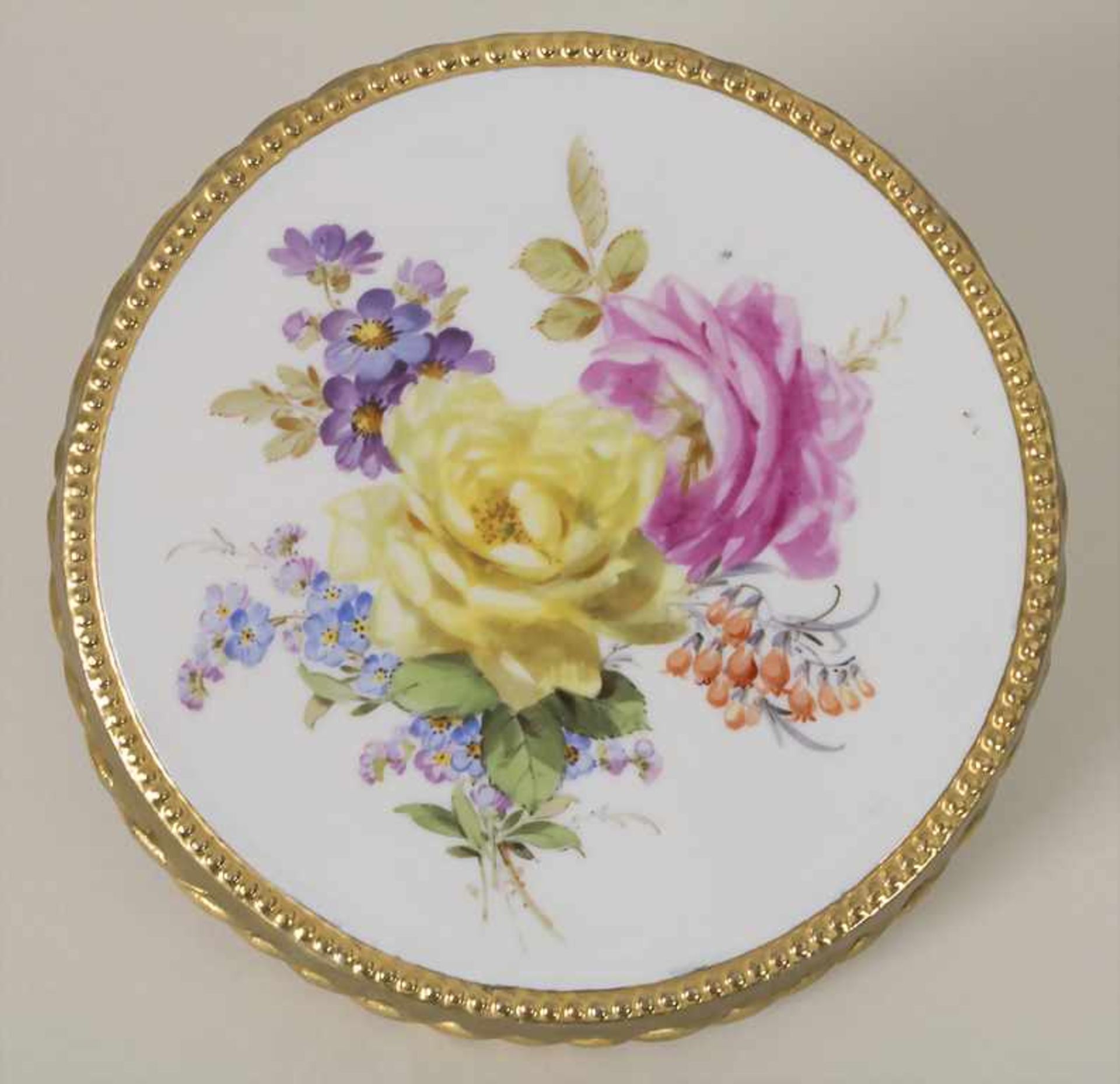 Untersetzer mit Blumenmalerei / A coaster with flowers, Meissen, 1860-1924Material: Porzellan,