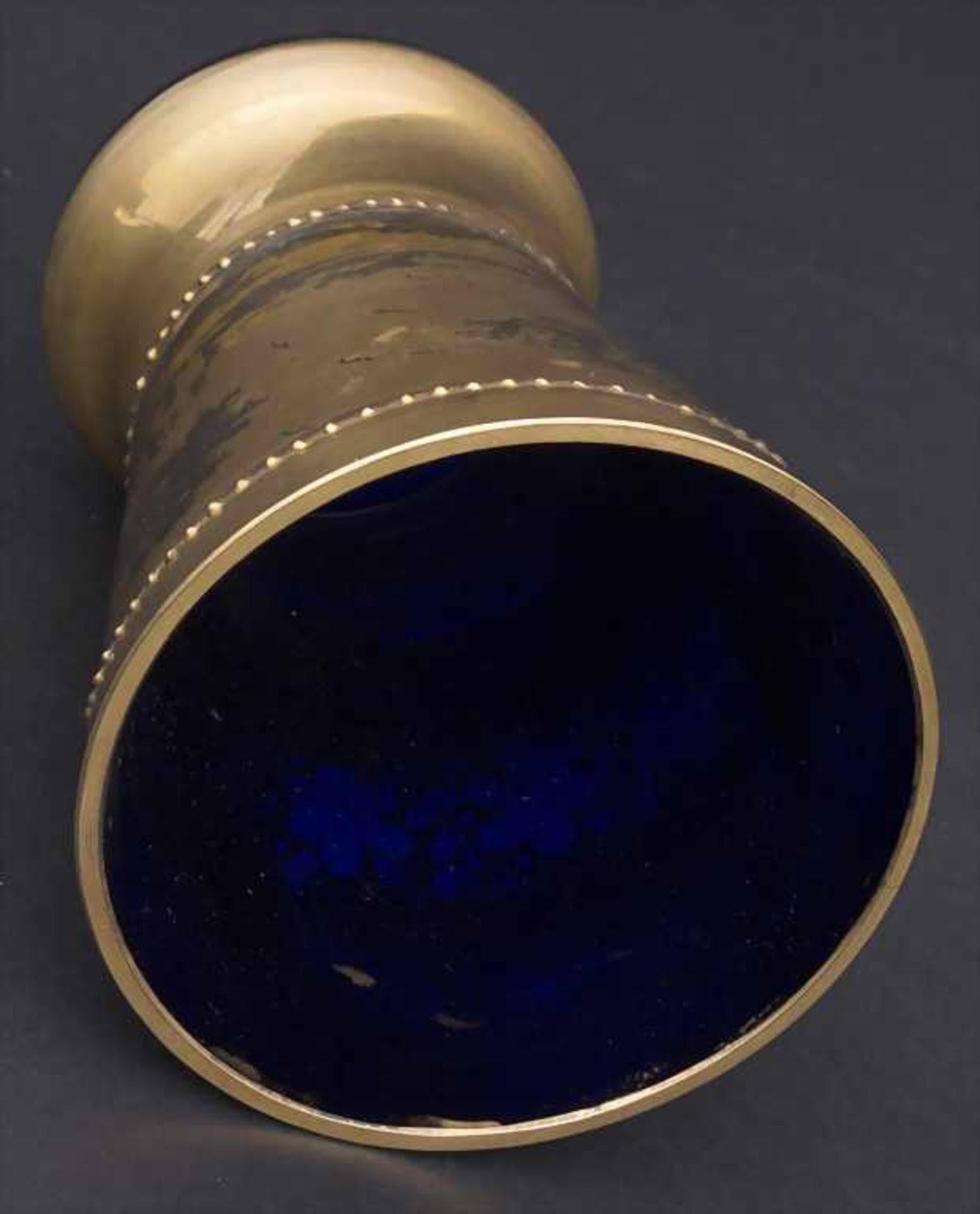 Ansichtenbecher / A glass beaker with landscape, deutsch, 18. Jh.Material: dickwandiges blaues - Image 5 of 9