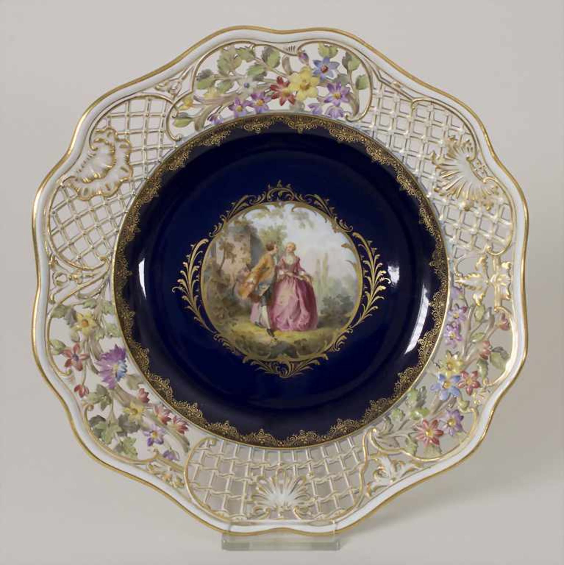 Durchbruchteller mit Galanter Szene / A plate with a galant scene, Meissen, 1860-1924Material:
