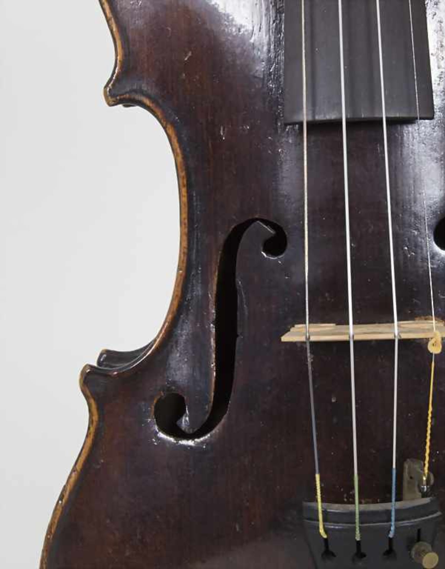 Violine / A violin, Modell 'STAINER', deutsch, um 1900Geige: 4/4, dunkelbrauner Lack, einteiliger - Bild 4 aus 6