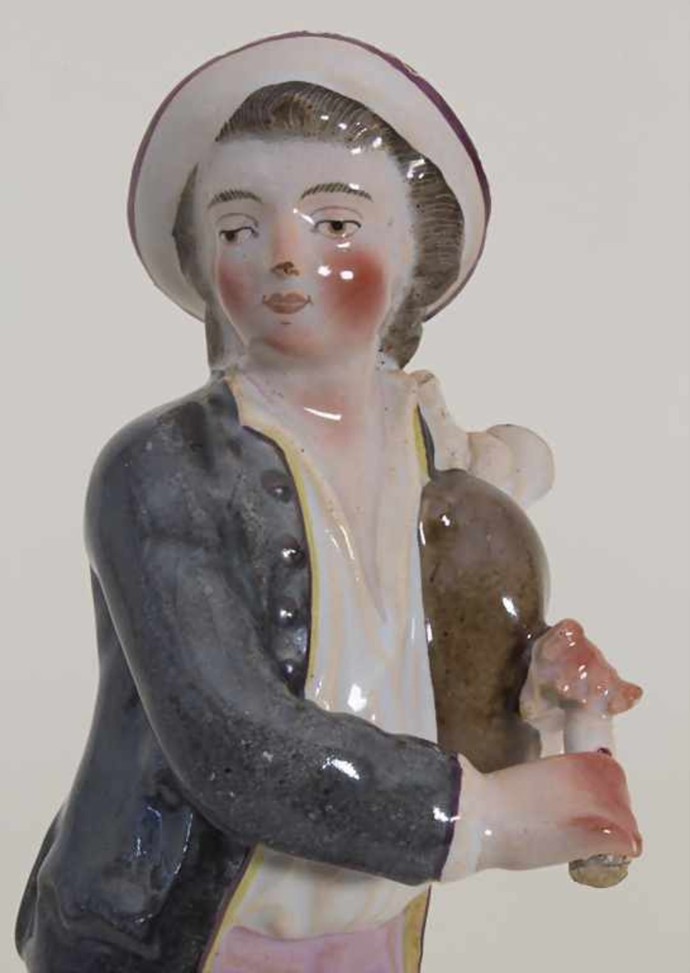 Fayence Figur eines Dudelsackspielers / A faience figure of a bagpiper, Paul Hannong, Straßburg / - Bild 5 aus 6