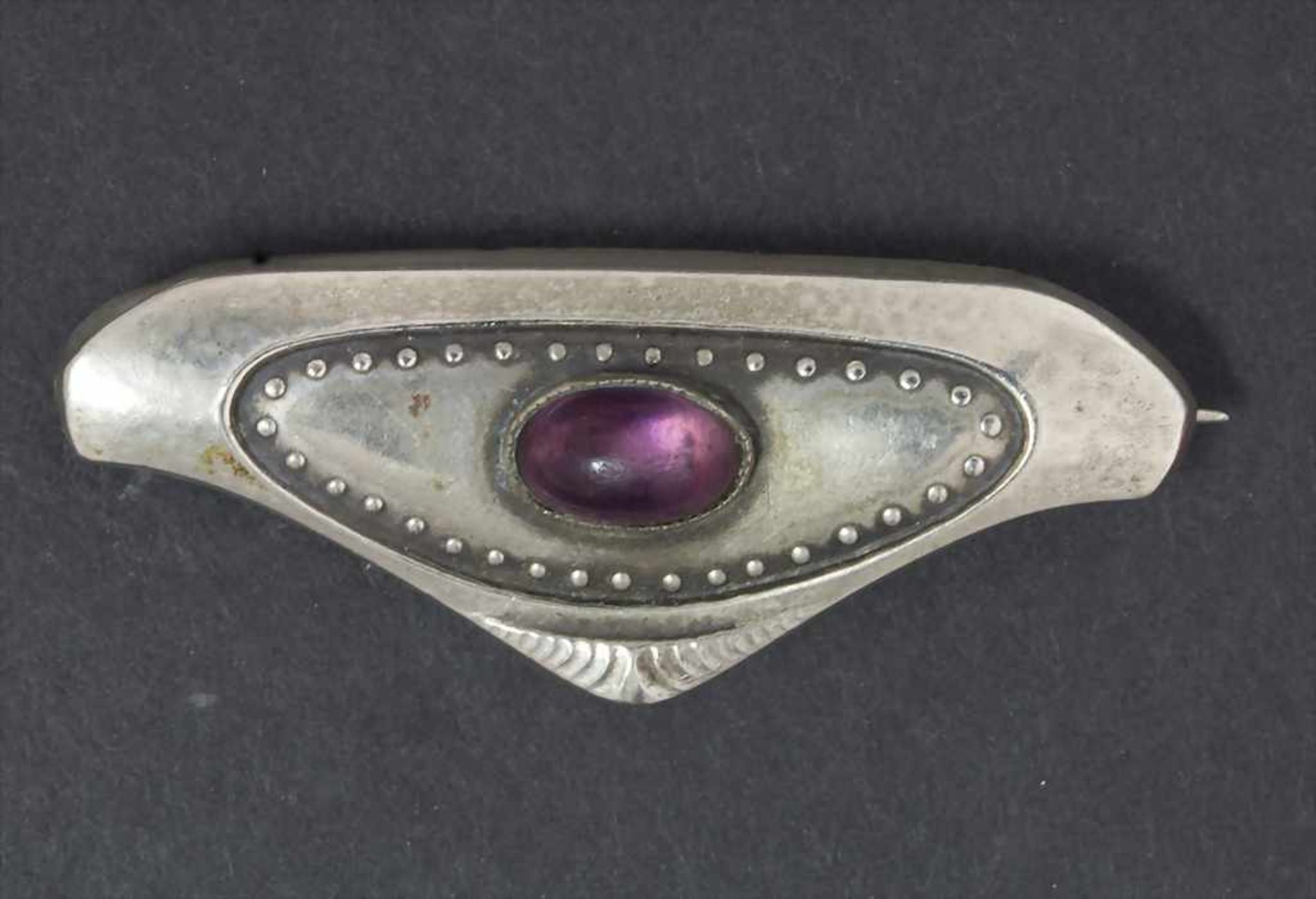 Jugendstil Brosche / An Art Nouveau silver brooch, wohl deutsch, um 1900Material: Silber, Amethyst,