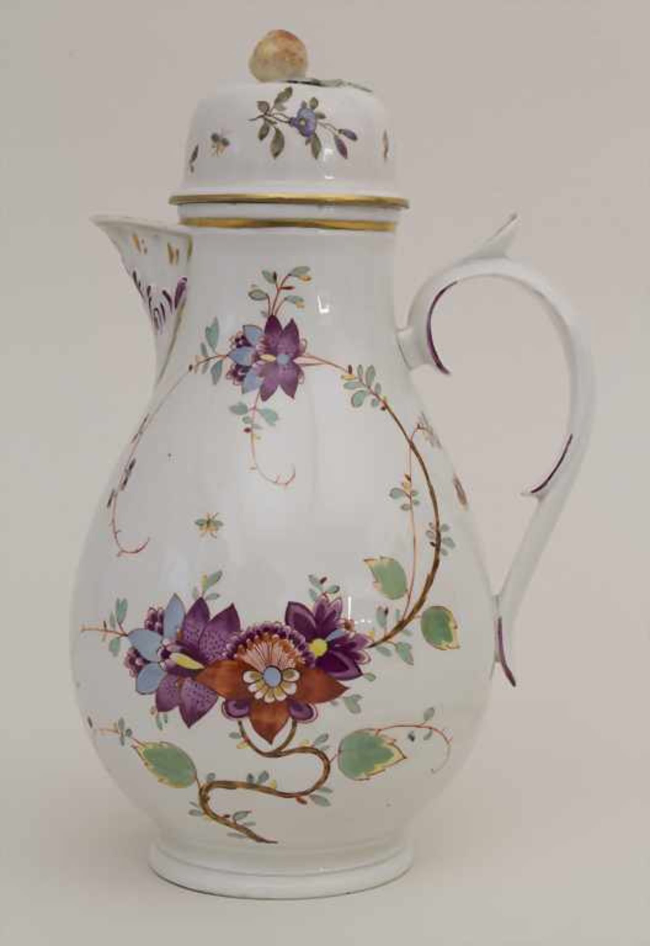 Kanne / A pot, Frankenthal, um 1755Material: Porzellan, polychrom bemalt, glasiert,Marke: